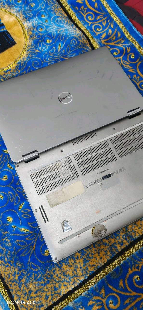 للبيع Dell Latitude 9410 2-in-1

 Dell Latitude 9410 2-in-1

 المعالج: Intel Core i7-10610U – الجيل العاشر
 المعالج 4 أنوية / 8 خيوط
 الرام: 16GB LPDDR3
 التخزين: 512GB SSD NVMe
 الشاشة: 14 بوصة FHD 1920×1080
 الشاشة لمس وقابلة للدوران 360°
 كرت الشاشة: Intel UHD Graphics مدمج
 الكيبورد مضيء
 يدعم Wi-Fi 6 وBluetooth
 المنافذ: USB 3.1 + Thunderbolt 3 + HDMI 2.0
 كاميرا ومايكروفون مدمجان
 جهاز نحيف وخفيف، الوزن تقريبًا 1.36 كغم
 مناسب للدراسة، العمل،التطبيقات الهندسة اوتوكاد وغيرها، الأوفيس، البرمجة، والتصفح والاستخدام اليومي.

 السعر400،000 دينار 

 بغداد

 للتواصل والاستفسار: خاص