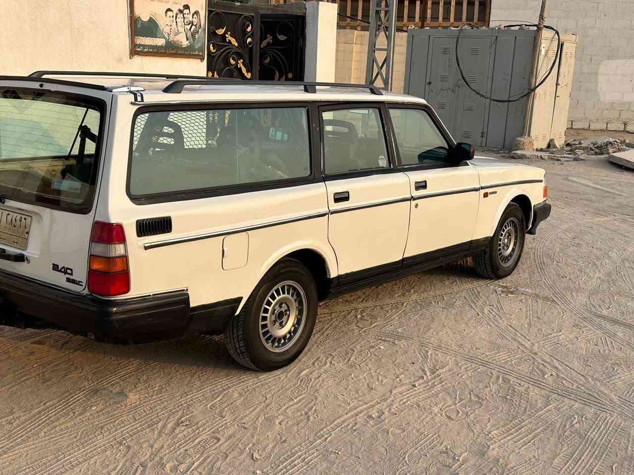 فالفو موديل 91 رقم نجف تبريد شغال تخم تاير جديد محرك كير ياباني على الفحص كهربائيات كله شغاله صبغ للجماليه غرفته حلوه سياره مكانه بل النجف الاشرف السعر 48وبيه مجال رقم تليفون ***********بي واتساب
