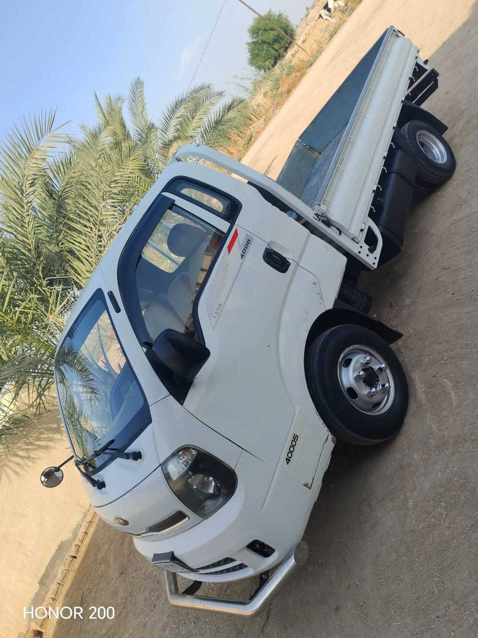 موديل ٢٠١٥ • ماشيه ١٨٠ألف • نضيفه