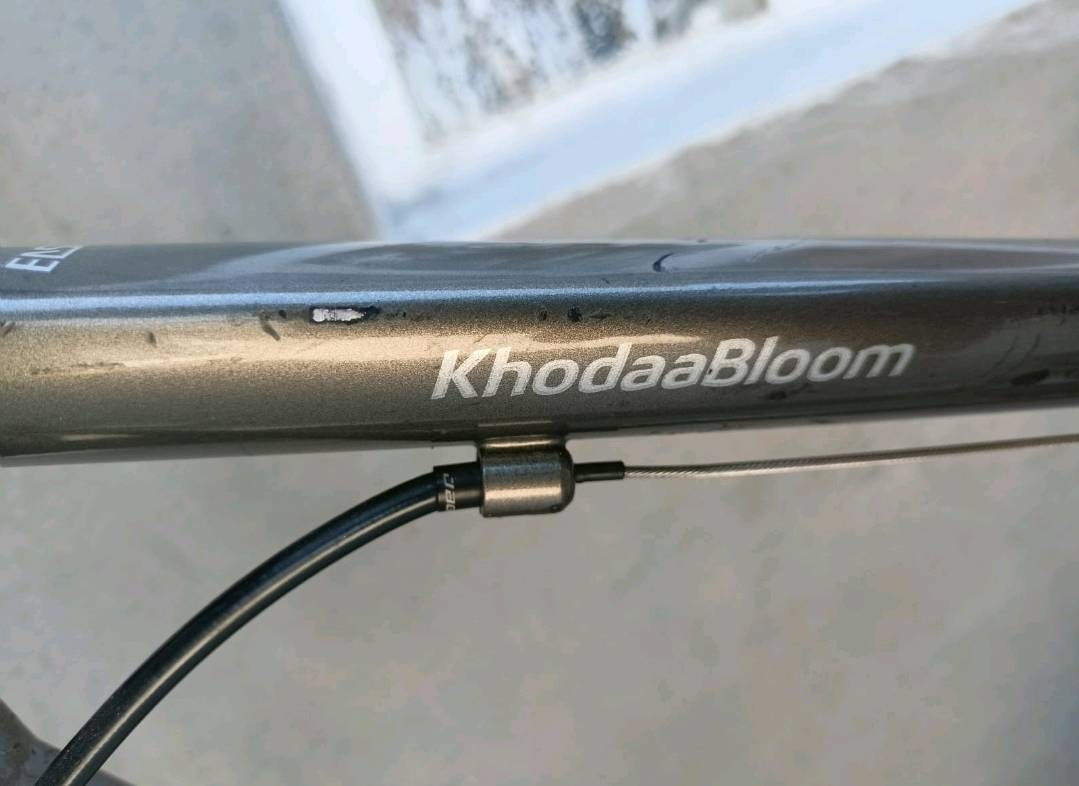 للبيع KhodaaBloom RAIL ياباني
Cross Bike رياضي وخفيف
قياس 700C / 28
فريم ألمنيوم
24 سرعة 3×8
Shimano SIS
فرامل V-Brake
سريع وخفيف بالسياقة
الحالة جيدة ومستعملة، بيها بعض آثار الاستخدم لسعر: 200 وبي مجال 
***********