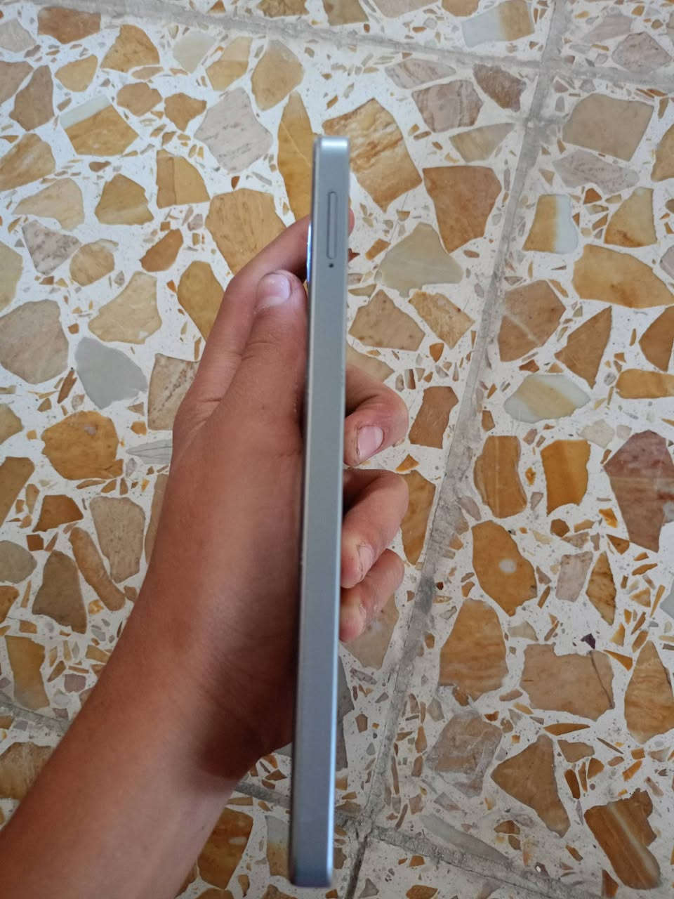 تكنو بوفا 7 5جي ذاكرة 256 رام 8+8 بي فطر زغير مامئثر كلشي شرط جهاز نضيف السعر 250وبي مجال رقم ***********
