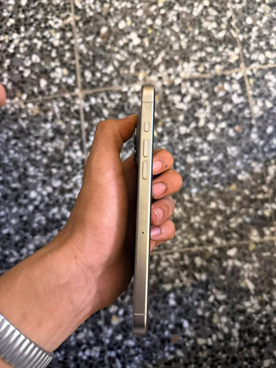 سلام عليكم
ايفون 15 برو ماكس ذ 256 شرق اوسط بطاريه 100 جهاز نضيف حيل كارتونه موجوده شرط الفحص سعره 1250بي مجال للشراي مكاني بغداد الشعله ***********_***********

نص مكتوب في الصور:
- 1:12 حول الاسم iPhone إصدار iOS 20.0.1 اسم الطراز iPhone 15 Pro Max رقم الطراز MU793AA/A الرقم التسلسلي GV6QJX1GWP انتهت صلاحية التغطية الأغاني 0 الفيديوهات 228 الصور 294 التطبيقات 14 السعة 256 غ.ب. متوفرة 214.88 غ.ب. عنوان Wi-Fi 50:B1:27:43:22:A5
- 1:12
- حالة البطارية
- عادية
- تعمل بطارية iPhone هذه على النحو المتوقع. حول البطارية والضمان...
- الحد الأقصى للقدرة
- 100%
- هذا قياس لقدرة البطارية مقارنة بقدرتها عندما كانت جديدة. قد تتسبب القدرة المنخفضة بتقليل ساعات الاستخدام بين عملية الشحن والأخرى.
- عدد الدورات
- 460
- هذا هو عدد مرات استهلاك iPhone لقدرة البطارية. معرفة المزيد...
- تاريخ التصنيع
- آذار 2024
- أول استخدام
- أيار 2024