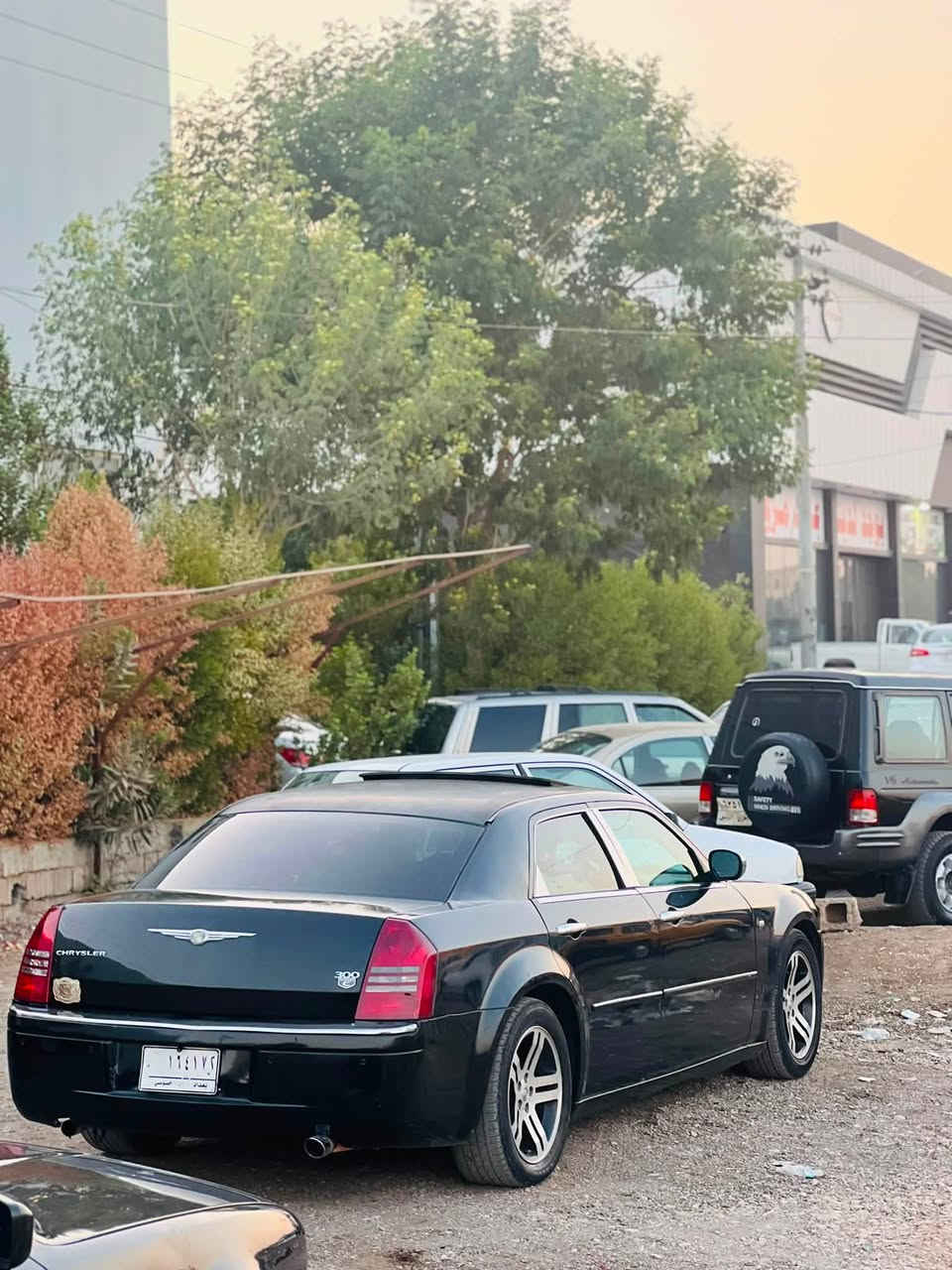 ئۆباما 2010
قەپات مواسەفات رەشی قەتران 
ماکینەی hemi V8 گیرو مەکینەو کارەبایاتی بەشەرت دە فیتەر
سلایت کوشن جلدو هیتەروو کارەبایی
سالانسەی سپۆرت چوار تایەو ویلی تازەیەژیرە 
سەیارەکە براوەیە گۆرینەوەیش ئەکەم لەسەر دل گرتن
شوین کەلار ژ.م ***********
