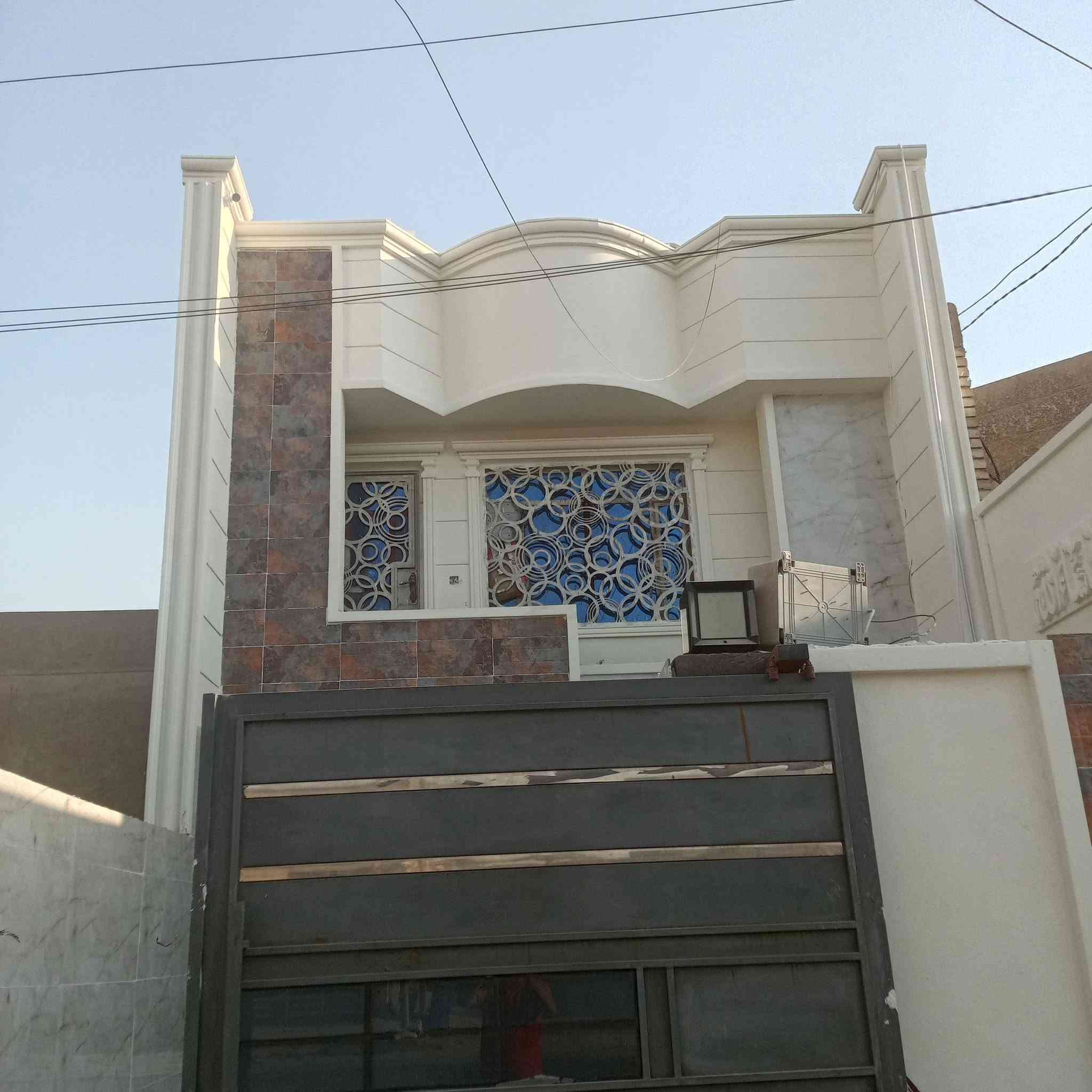 السلام عليكم
كادر من الأنبار لعمل الواجهات بنظام العمل والكرسته والعمل 
للتواصل على الرقم ***********

نص مكتوب في الصور:
- ***********
- ***********