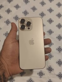 ايفون 16pro max  الجهاز ماستر غير مفتوح   البطارية 94 الذاكرة 256  الم...