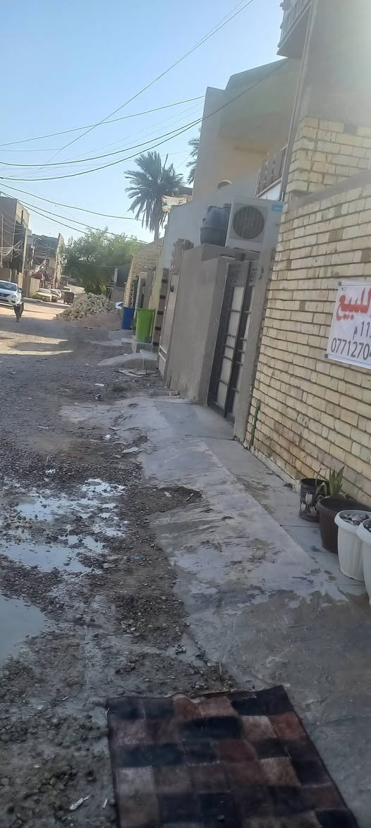 السلام عليكم بيت للبيع مساحه ١١٥ العنوان بغداد زعفرانيه محله ٩٦٢ سده الجنابيين خلف ملعب التارتان السعر ٧٥وبي مجال رقم الهاتف *********** بغداد, العراق
