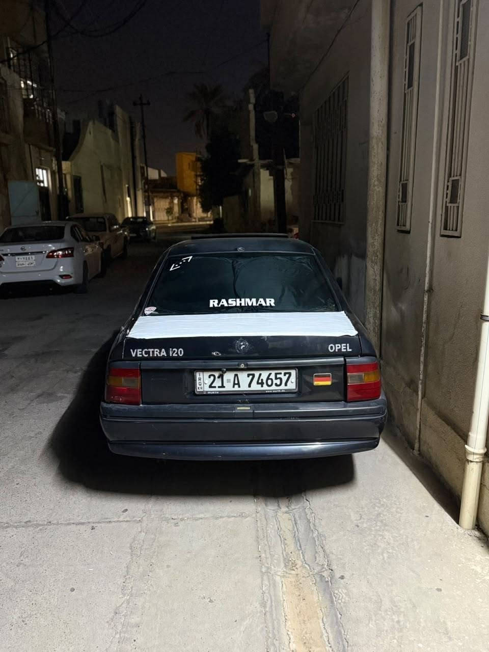 سلام عليكم سياره اوبل فكترا موديل 1992 امحدثا 1993 بل كامل سنويا بسمي شرط التحويل سيارة كامل صبغ بيلادي سعر 38 مكان كركوك رقم الهاتف ***********
