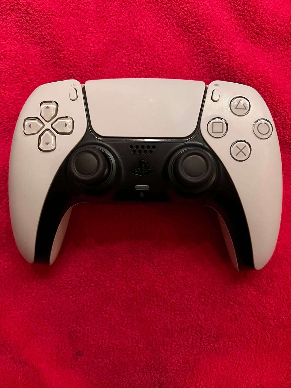 Ps5 للبيع
•جهاز نظيف جداً شخط مابي
•البلي نسخه فات (اوربي)
•كامل ملحقاته وياه 
•استخدام قليل جداً جداً جداً برغي ممفتوح بي بعده ستيكر 
•جويستك مالته بدلت الكيوره و خليته مغناطيسيه طلبته من بره العراق الله شاهد حتى مموجوده هنا بوحده كلفت 50$ ضمانه مدى الحياه ميصير بيه درفت 

•السعر 730الف مجال بسيط بي 
للتواصل واتساب ***********
