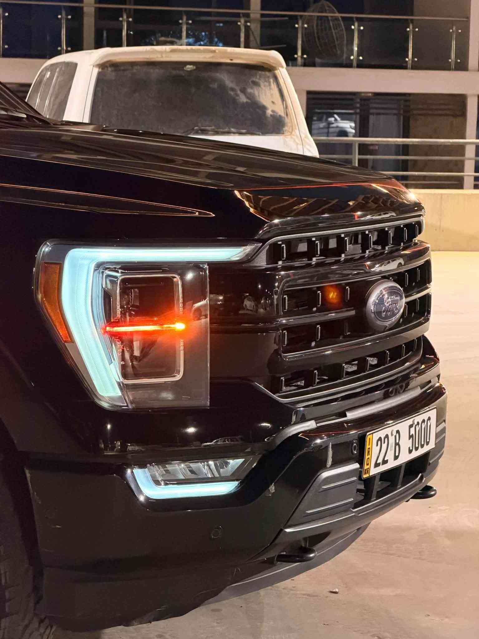 فــــورد F150 لاریـــات و هـــایبرید / استيراد خاص VIP
موديل / ٢٠٢٣ - بودي طويل
ماشية / ٤٥ مايل فقط 
ســـعر / ٣٧٥ 💲 
لـــون / اســـود + مغلف ppf البجم 
🔹 مكينة / ⚡️ Hybrid +  3.5 Twin Turbo
🔷 مـــواصـــفــات / بــانــوراما - هــایبــرد - شــــاشـــة ذكية كبيرة - شــاشـــة عداد اليكتروني - حـــســاسات امامي و خلفي و جانبي - داخل افخم نوعية جلد لونين - تايرات و ويل حجم بلادي عملاق - انارات اضافية داخل بودي و جوانب سيارة - شاشة عربية - دواســـات کــهربائــیـــة - رادارات امامي و خلفي - سماعات بالكشن و سقف - بانوراما كبيرة - منافذ كهرباء ٣٠ امبير - تشغيل عن بعد - مكينة ٣,٥ توين تيربو هايبريد - مضلل بالكامل - لايتات عدسة و زينون متحركة - هواية مواصفات اخرى ……. الخ 
 🔹الضرر و رقم شاصي / 1FTFW1ED0PFB45556
الحادث / تبديل بابين باادي نفس اللون + pdr شبر بالبودي + تصليح سيارة من دبي كلها بيدي و اني كصيت سيارة من امريكا . 
رقم / اربيل + موافقة تضليل 
موبايل 📲 :  ***********
موبايل 📲: ***********
