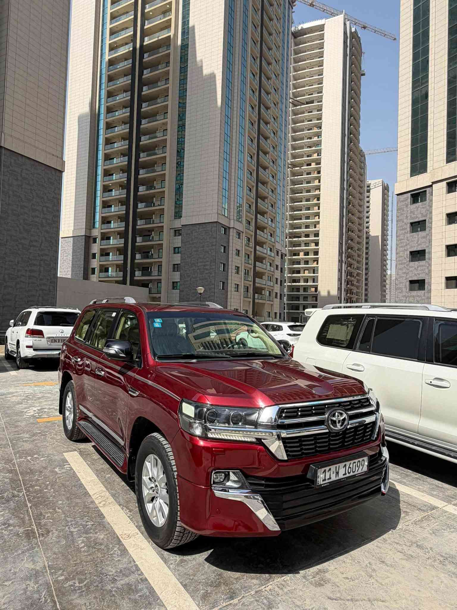 سلام عليكم 
لاندكروز موديل ١٦ بريم فول مواصفات بيها صبغ جاملغ خلفي + باب سيارة جديدة جدا 
سونر مرفق بالمنشور 
ماشية ١١٩ الف مشي حقيقي 
تخم تاير جديد
السعر ٣٧٥$
مكان السيارة علي صالح مقابل مرور الطوبجي
