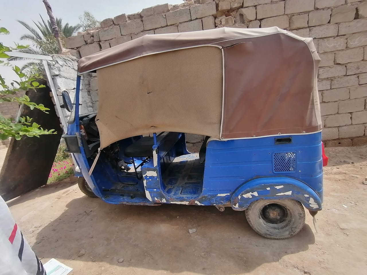 تكتك فحل باجاج دبل صليب امامي السرعه مالته ١٠٠ كيلو متر بالساعه محرك بجاج 20 لبيع السعر ٢٥٠٠  وبيه مجال ت***********
