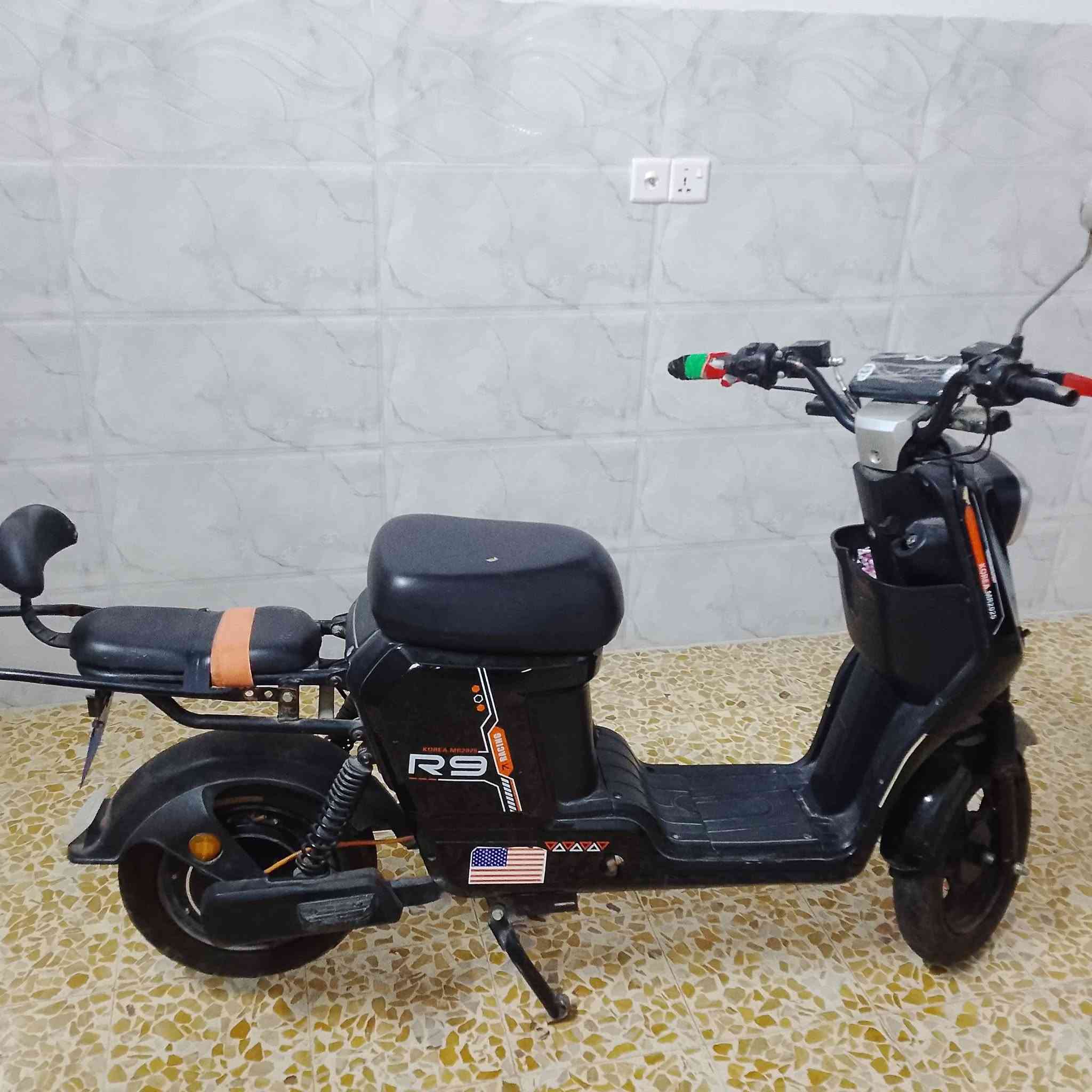 R9 • دراجة كهربائية • بطاريات عاطلة