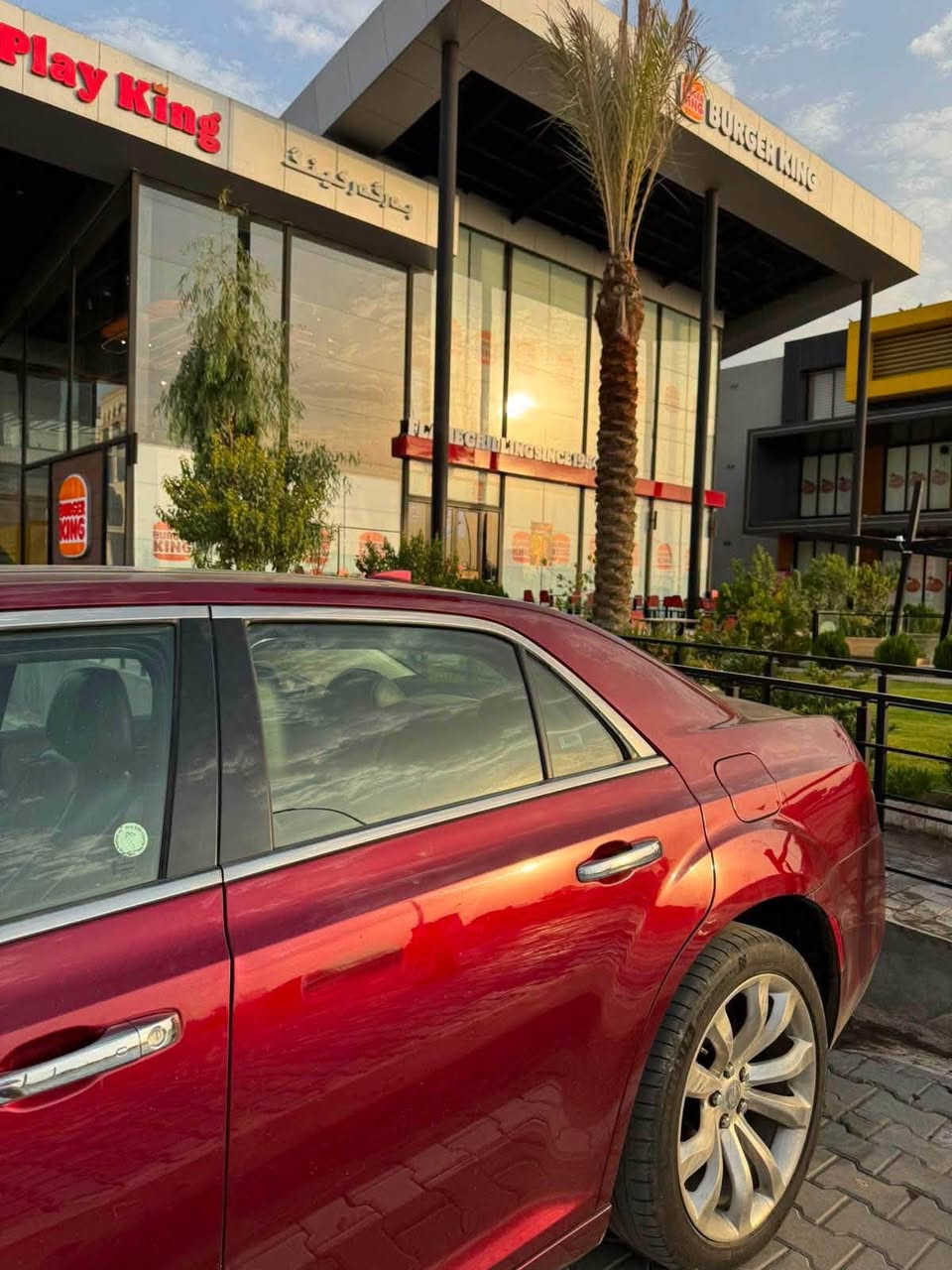 السلام عليكم
اوباما ١٩ كندي فول مواصفات C300 كلين بدون صبغ السياره 

رقم بغداد بأسمي 

فئة لميتد 

كراسي تدفئه تبريد 

ستيرن كهرباء 

هيترات بالمري 

بانوراما 

كراسي كهرباء 

وبعد بيها هواي مواصفات 

مكانها بغداد اليرموك 

***********
