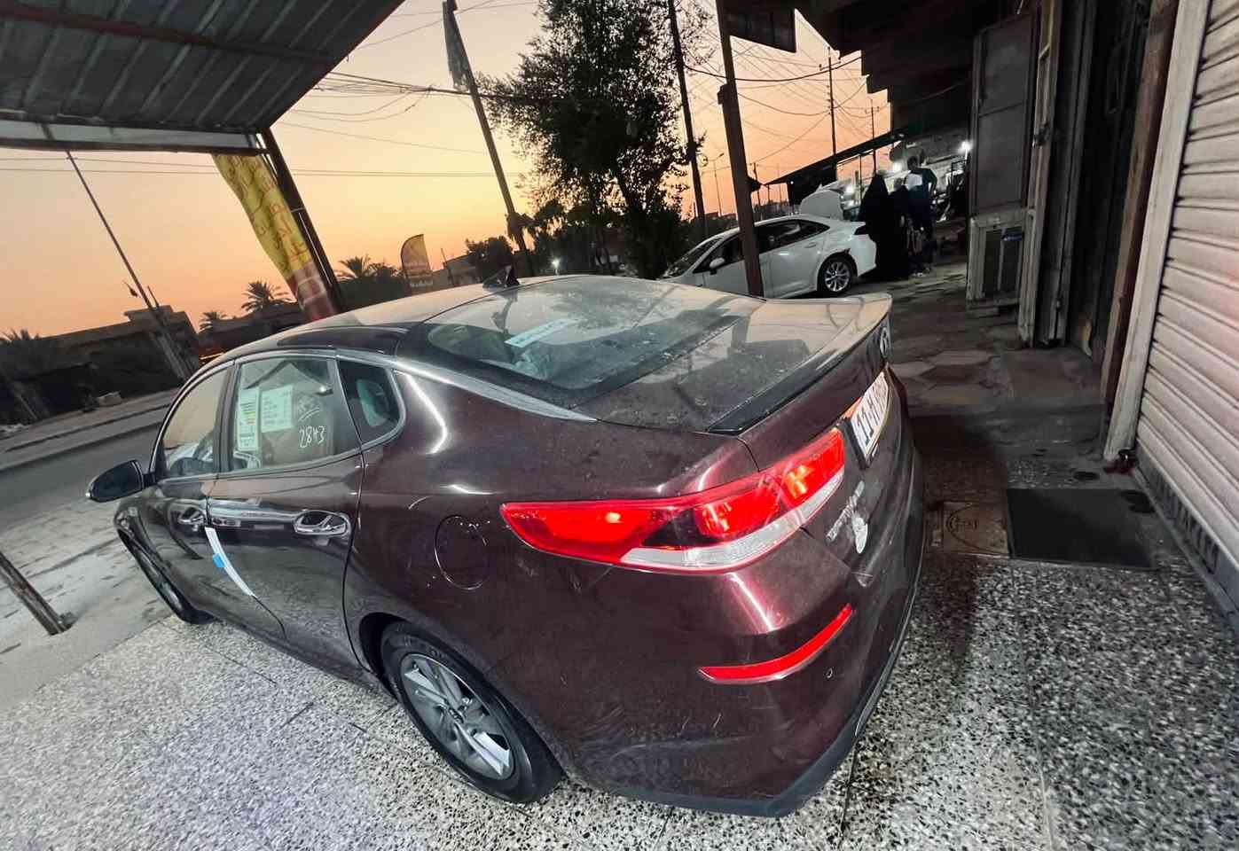 كيا اوبتما موديل 2019
حادث باب فقط بدون اي دواخل بجم كبس 
حته مزداتها بلاديات 
رقم بغداد بسمي سنويه ل31 وهزه جديده 
السياره ماشيه 65 الف حقيقي 
مكينه كفاله من الفتح 
صدر امامي خلفي تبريد كلهن شركة بشرط
رادار موجود بيها 
تحديد مسار 
مانع تصادم 
تحكم
شاشه كار بلي 
نقطه عمياء 
حساسات خلفيه
درايف مود 
وبعد بيها مواصفات 
سونار المندلاوي موجود بلمنشور ويه الصور 
مكان السياره بغداد الشرطه الرابعه
***********
السعر 120 وشايف كل الخير الياخذها
