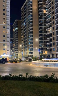 📌شقة للبيع في مجمع بوابة العراق البحيرة 🏢 💎المساحة: 186 متر مربع 💎الطا...