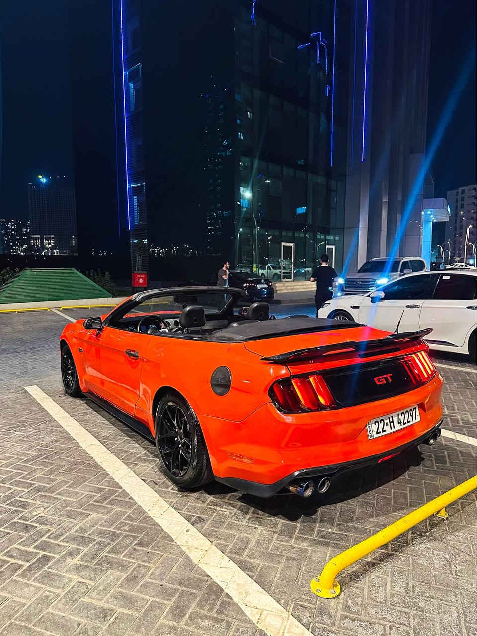 V8 • ٢٠١٦ • ١٤٢٠٠٠ كم