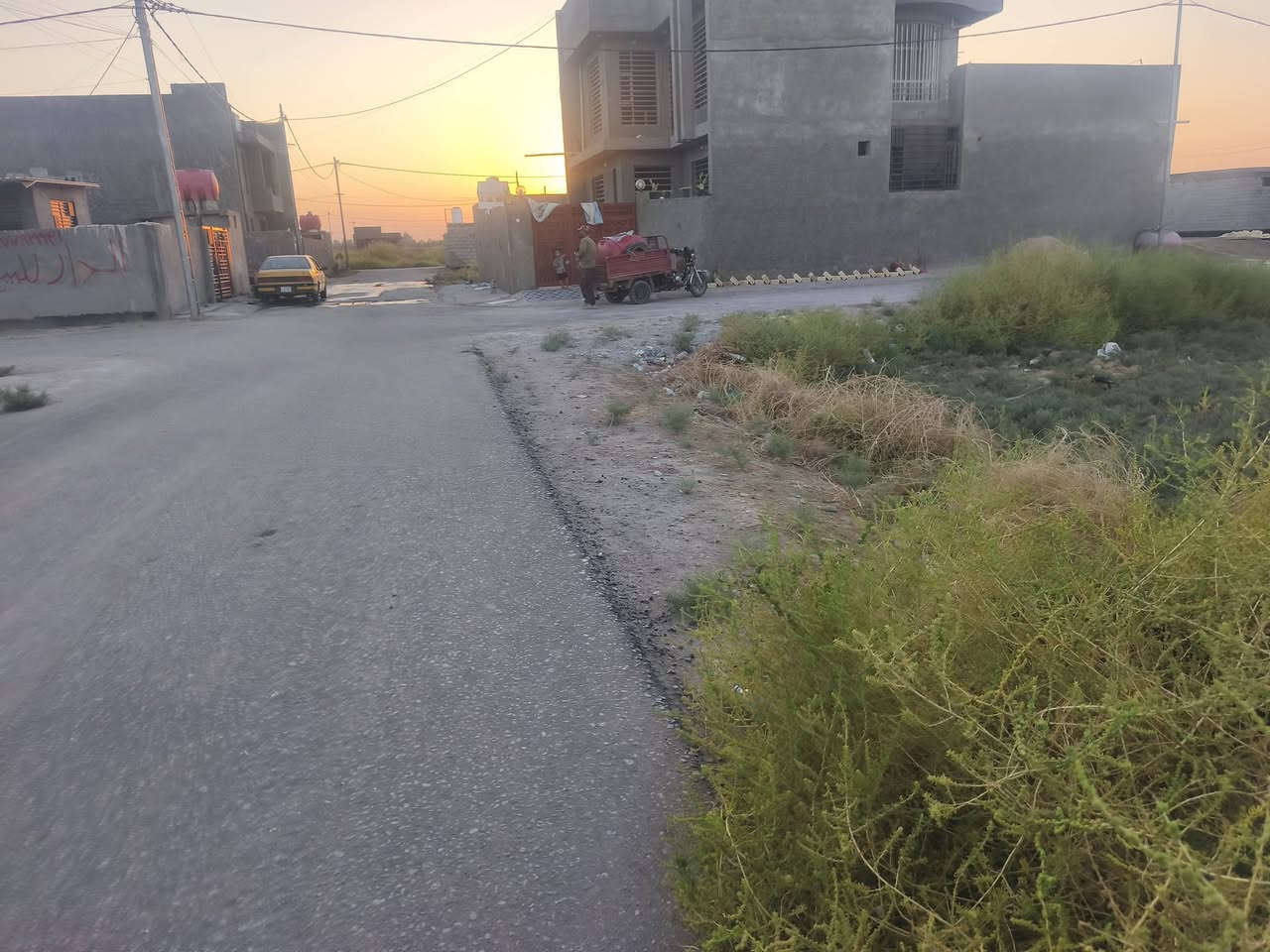قطعه ارض ركن سند ٢٥ مساحه ٢٢٠ للبيع
قطعه ارض ركن سند ٢٥ مساحه ٢٢٠ في حي الصحه

كافه الخدمات مي اساله كهرباء تبليط اناره 
السعر ٢٢
لأستفسار ***********
