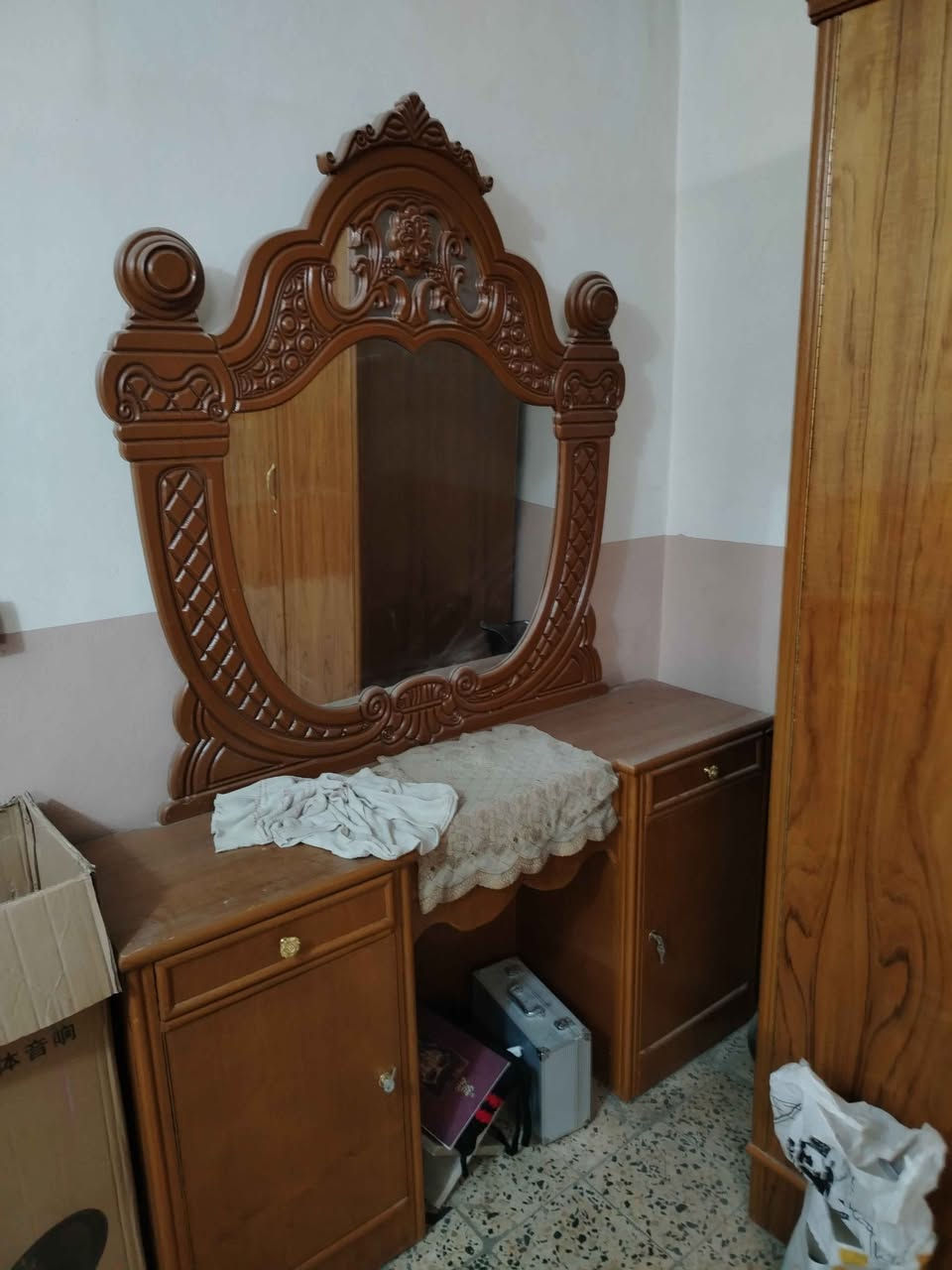 غرفه اخشاب للبيع جديده مامستعمله ولا يوم السعر ٩٠٠ اتصال على الرقم *********** بي واتساب النجف, العراق
