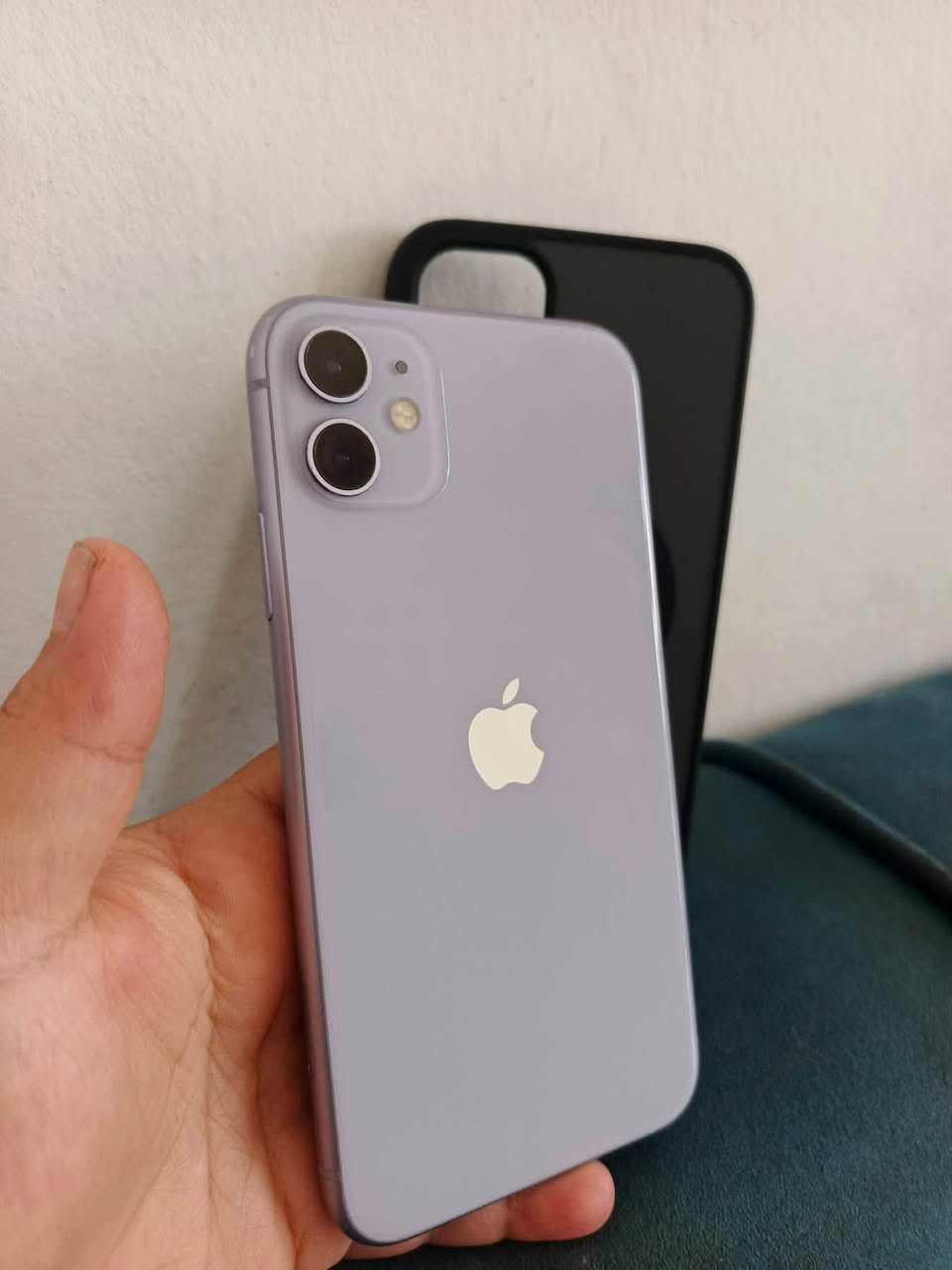 سلام عليكم 
للبيع ‏او مراوس ب آيفون ٧ابلاص 
iPhone 11 عادي
‏شرط ما مبدل بي كلشي 
‏شرطة النظافة ما بي أي عطل 
‏ذاكرة 128 
‏بطارية 87 شرط ما مبدله 
‏موبايل شخط مابي 
‏سعر 260 وبي مجال 
‏مكاني قضاء العلم قرب فلكة عبدالله 
واتساب *********** ￼

نص مكتوب في الصور:
- @5._c8