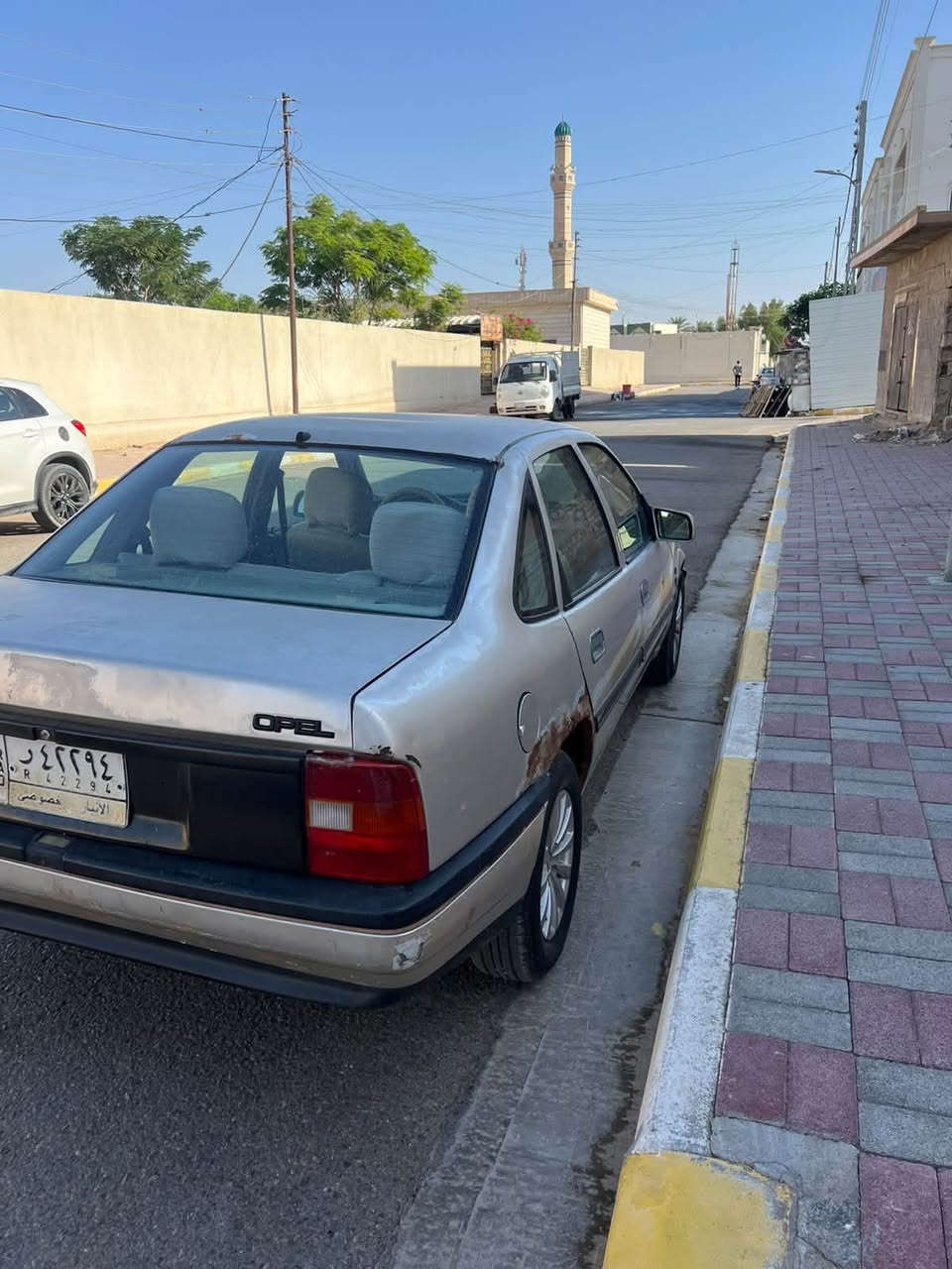 اوبل فكترا موديل 1991 مكينة 2000 كير اوتوماتيك رقم انبار مشروع وطني ، سيارة مكفولة كفالة عامة من صبغ وحادث وتبديل بعدها على وضع الشركة ، مكينة وكير وتخم تاير وصدر كله جديد ، سيارة حلوة ومصروف عليها ومالت بيت وشرط التحويل ، مكان السيارة الرمادي / الملعب ، السعر 32 ورقة وبي مجال ***********
