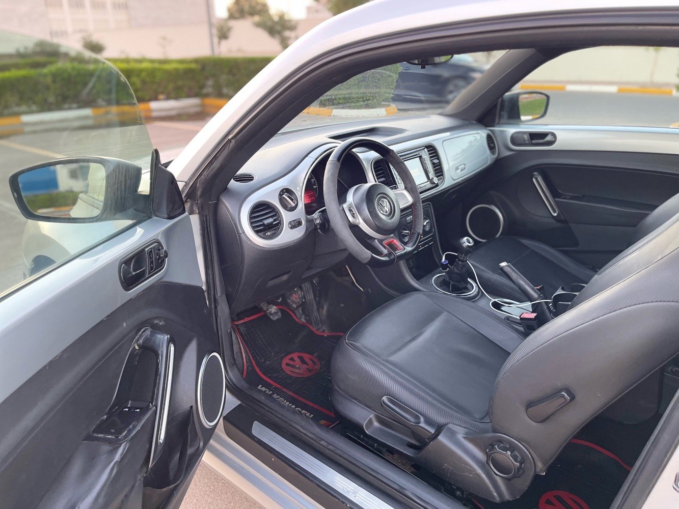 VW Volgs waign
BEETEL
موديل ٢٠١٢ 
٥ پارچه بوياغي هه يه به حيزام ده يفروشم به بي ده عم 
گير عادييه ٥ پستنه زور زور به قوه ته ماشالله ي ده وي يه ك دينار مه صروفي تيدانييه كوشن جلد سارد و گه رم سعريشي ٦٠وه ره قه و مجاليكي كه م شويين هه ولير
***********