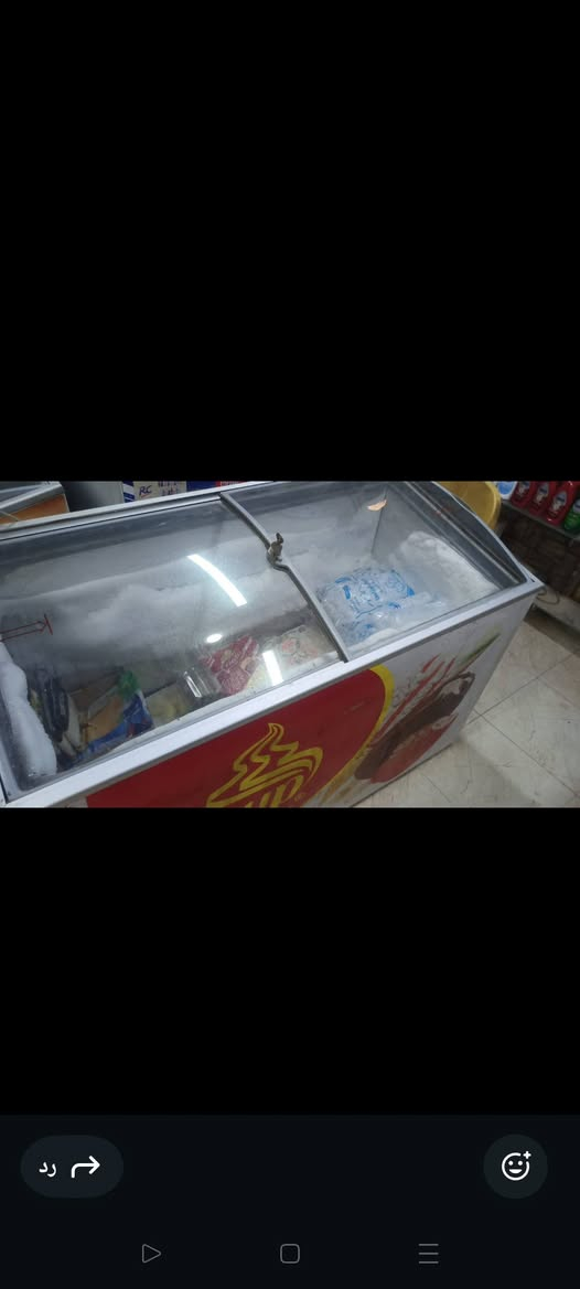 السلام عليكم عارضات للبيع نضيفات جدا 3عاموديات 2كبار او1وسط و3طرحيات وحده كبيره و2وسط للاستفار يرجى المراسله على الواتس اب ***********
