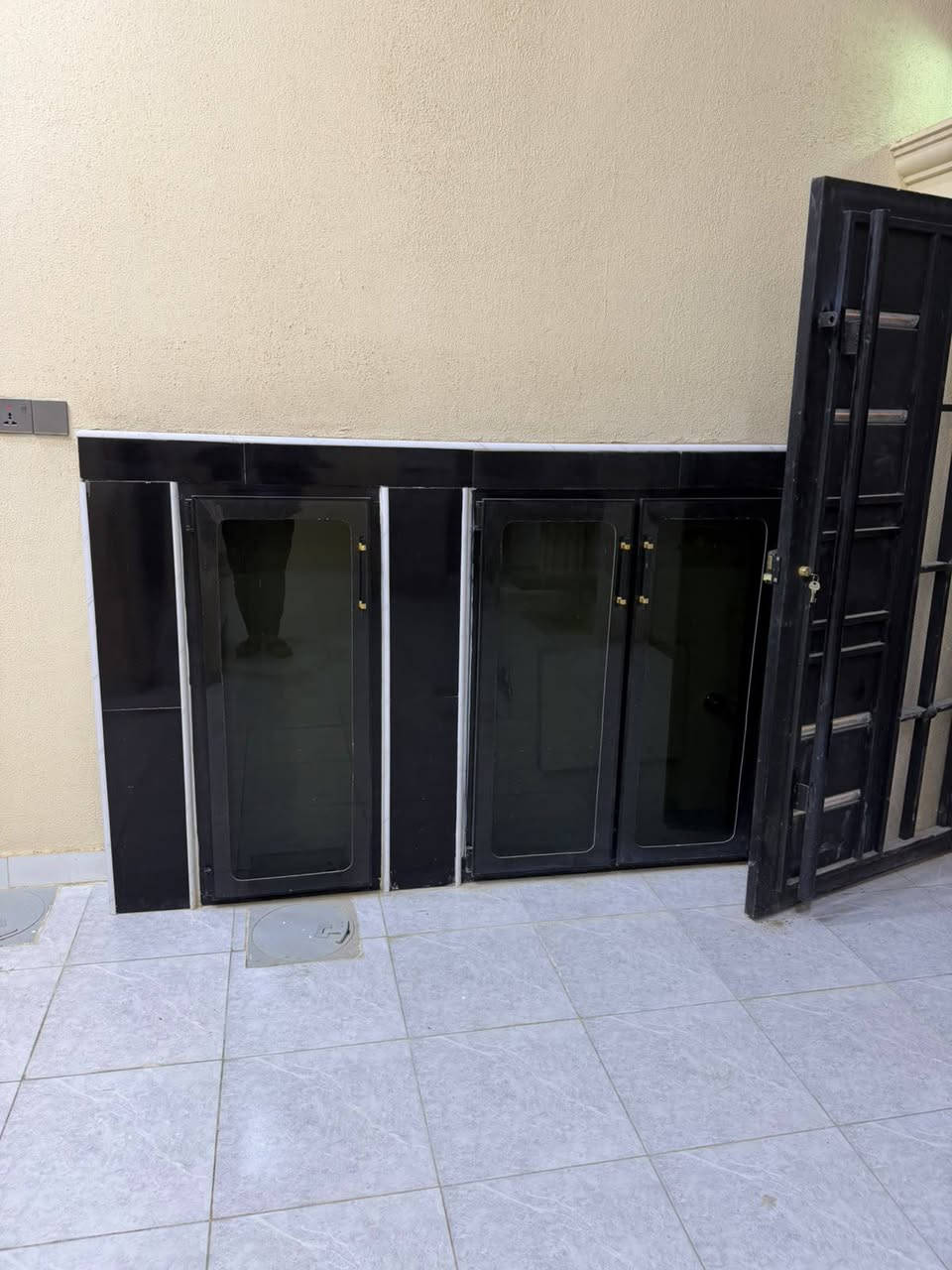 بسم الله 🏡.. دار للبيع . مساحه ١٢٠ متر📄  سند 25 ملك 📃صرف.  /قاطين.. يحتوي ع استقبال ومطبخ وصاله وغرفة نوم وصحيات داخليه و خارجيه //القاط الثاني غرفتين وصاله🏠 وصحيات . بعده جديد العنوان🏠 دور الزراعه الثانيه مجاور مكتب الريان . السعر 117 وبي مجال .. للاستفسار الاتصال ☎️***********☎️
