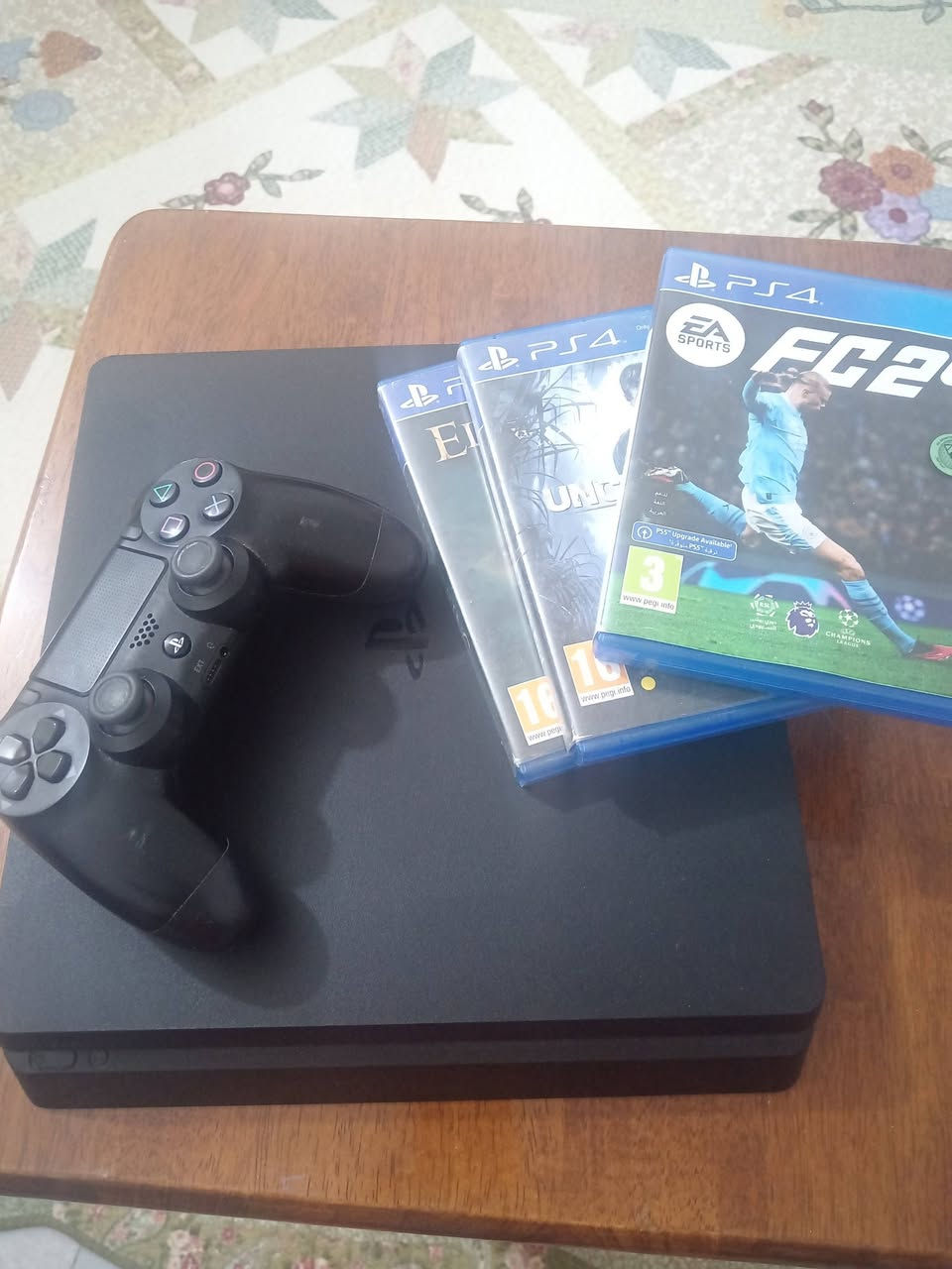 بلي 4 سلم اون لاين تحديث 13.50 
فول نضافة ما مستعمل هواي ويا 3 أقراص 

Uncharted 4

Elden ring

Fifa 24 

و بي لعبتين من الستور مشتريهن مع كامل الملحقات السعر 200 قفل او مراوس ببلي ٤ سلم مهكر و انطيك فرق مكاني حلة حي الامام 

واتساب ***********
