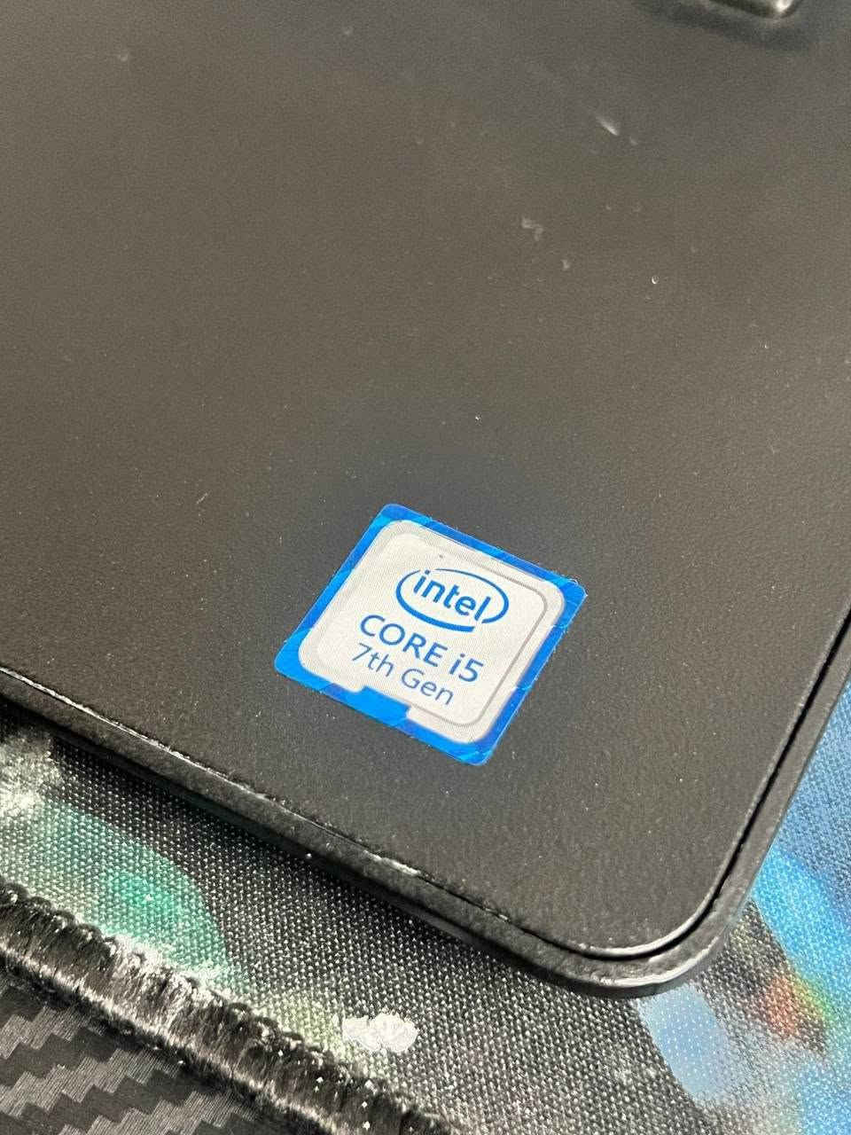 السلام عليكم لابتوب للبيع
Dell latitude 3490

Core i5 7200U - جيل سابع
Intel HD 620 4GB SHARE - كرت الشاشة
8GB DDR4 RAM - حجم الرام
256GB SSD M.2 حجم التخزين ونوعية ممتازة 
14.1 Inch screen حجم الشاشة

نظيف ومرتب مابي شخوط ولا ضربات صافي 
ضمان 10 ايام والبطارية ممتازة
ماوس + حقيبة + ماوس باد + شاحنة 
توصيل جميع محافظات العراق

السعر : 240 الف وبي مجال للطيبين 
واتس : ***********
