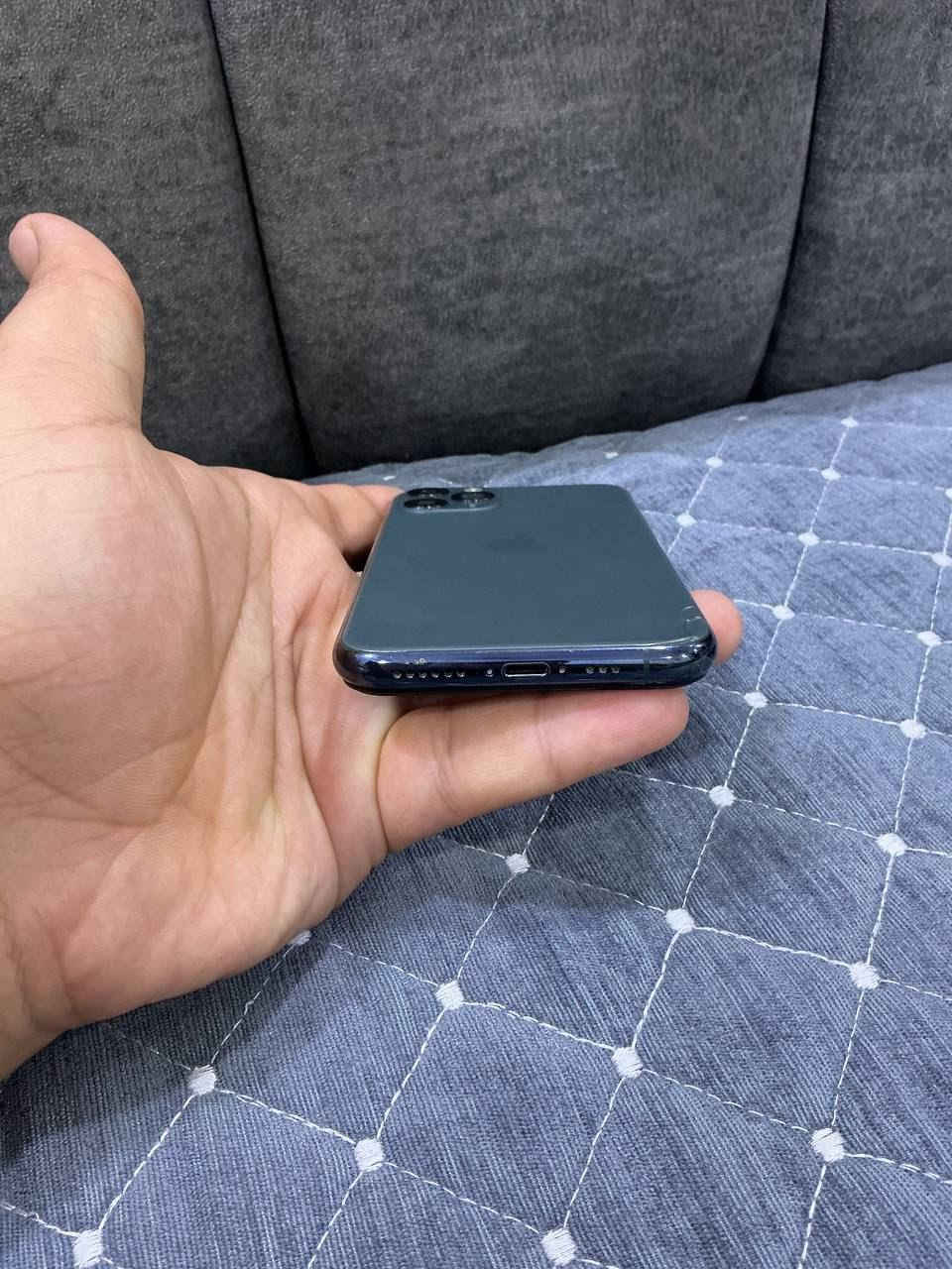 سلام عليكم 
iPhone 11 Pro فقط
ذاكرة 256
بطارية 100 
مبدل شاشة 
فيس ايدي واكف 
تك سيم 
كلو شغال 
جهاز نضيف كدام العين 
سعر 200 وبي مجال 
استفسار اكثر اتصل 
***********
مكاني موصل ايسر
