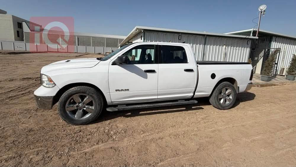 رام كلاسك 2019 بكهورن للبيع فور ويل /8 سلندر 5700 / بيها قطع صبغ/ السعر 145 ورقة
***********
