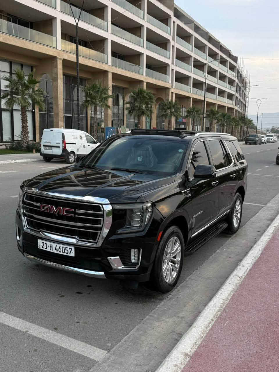 جمسي يوكن 2021 SLT فول موصفات  خليجي 
ماشيه 140 كم.      سعر ( 450$)
 تخم تاير جديد 
الرقم / سلمانيه 
كتاب تضليل 
سبيرها مانزل 
صندوك كهربه
* الموديل: GMC Yukon SLT 2021
* المحرك: V8 سعة 5.3 لتر
* القير: أوتوماتيك 10 سرعات 
* عدد الركاب: حتى 8 أشخاص. 
* 5 كاميرات / رؤية محيطية HD 
        ستيرن كهربه   
* تبريد وتدفئة المقاعد الأمامية
* تحكم كهربائي بالمقاعد
* مكيف 3 مناطق
* شحن لاسلكي للموبايل
* نظام صوت Bose
* حساسات أمامية وخلفية
* كاميرا خلفية
* تحذير النقطة العمياء
* تنبيه حركة المرور الخلفية
* مثبت سرعة
* تشغيل بصمة/عن بعد 
*********** وتساب 
*
