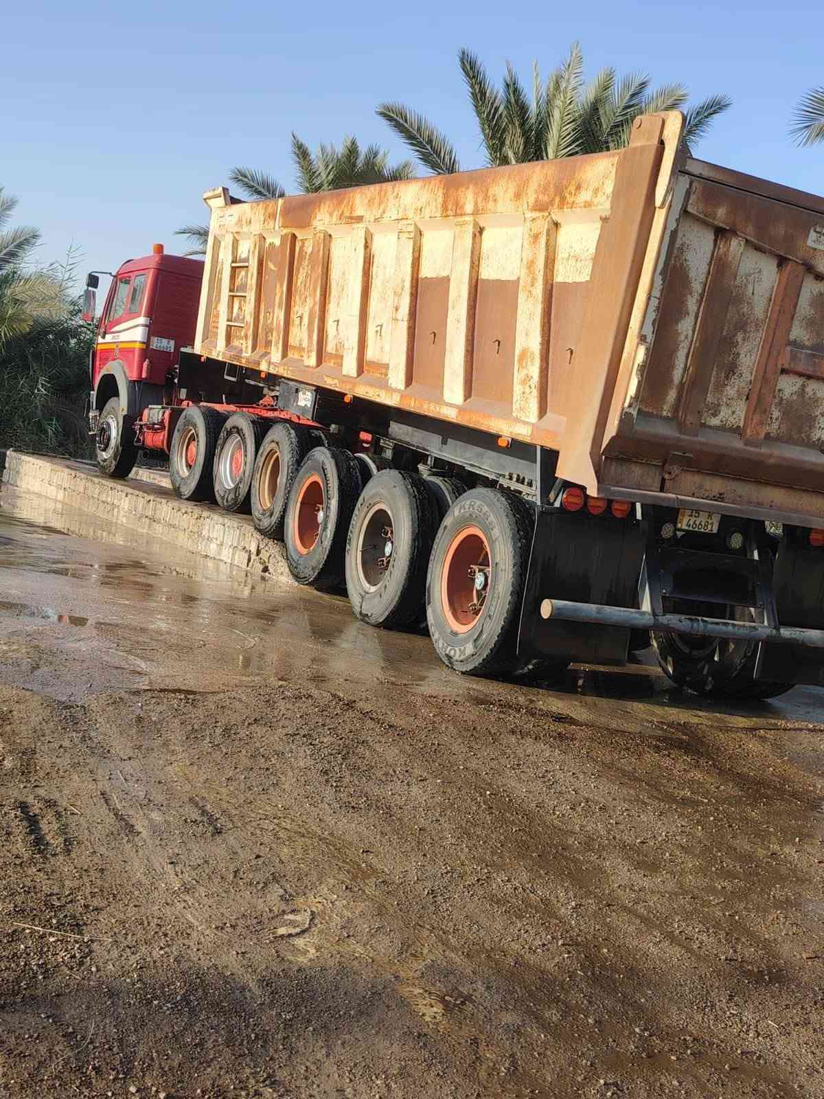 السلام عليكم سياره للبيع موديل 91 مكينه 35 كير 16 برميل مجموعه جيف رقم انكليزي بسمي 3 لوحات 
***********
