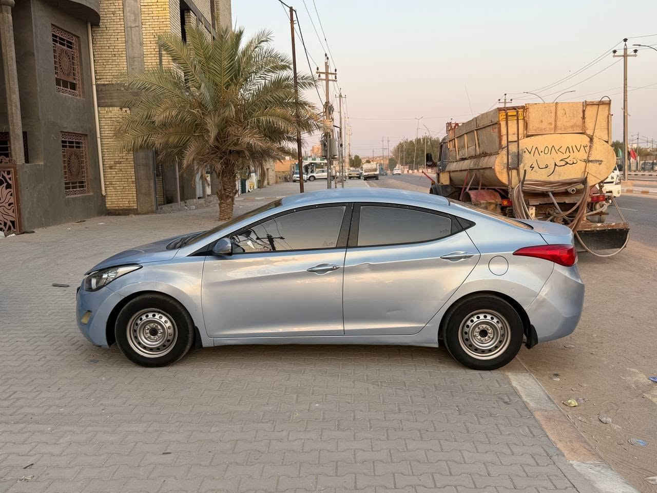 🔸  النترا  مضلع خليجي12
مواصفات : تحكم مقود جهتين +شاشه وكامره وحساسات خلفيه اصل 
تفاصيل. 
🔸 مكينه جديده وكير على شرط 
🔸 حداديه جديده درايمات مال كصه اصلي 
🔸 منضومه تبريد  ❄️ +تدفئ شغاله 
🔸 مدوشمه ارضيه وكشنات جلد.  وادامة منضومه الوقود بالكامل 
السياره جدا نضيفه وجاهزه من كلشي بدون نقص. 
بيها بدايه جاملغات  امامي نص صبع  فقط الخشم بدون فتح بدون تبديل بلاديات. 
🔸 بسمي السياره رقم وهزه وسنويه مجدده لسنه 31  مكاني نجف  
*********** واتساب وخط متواجد
السعر :٩٩ ورقه💲✔️
