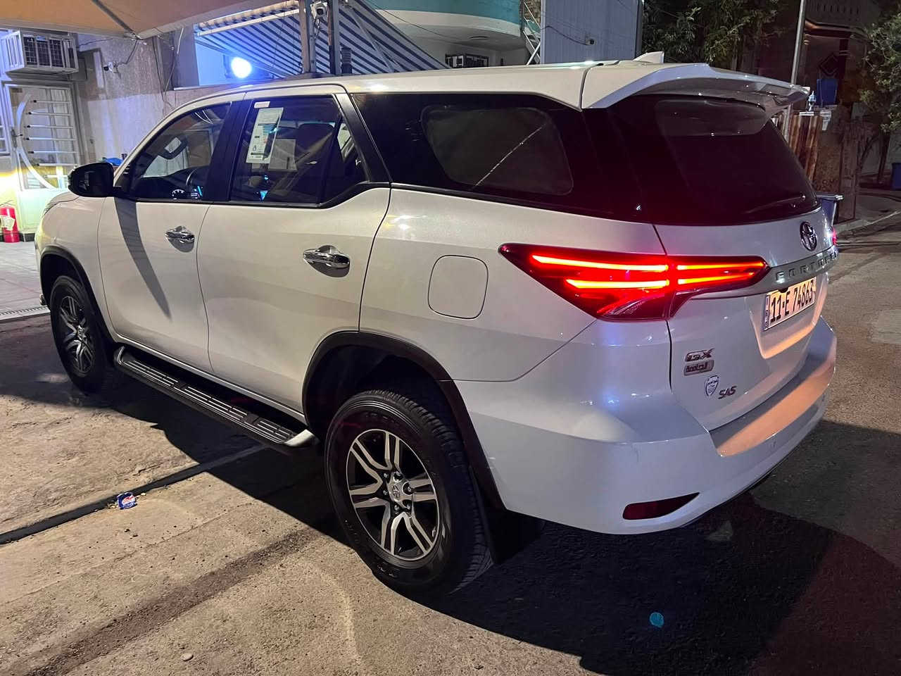 فورتشنر 2022 sas
مكفولة من الضربه والصبغ والتبديل 
وضع الشركة وصيانتها بالشركة
ماشية 40 كم 
محرك 4 سلندر 2700  VVT
تو ويل 
درع امامي 
تبريد 3 قطع ثلج ❄️
شاشة وكاميرا اصلي 
رقم بغداد انكليزي وهزه جديده
لايت زنون اصلي 
مكانها بغداد 
***********
للاستفسار الاتصال على رقم الهاتف
