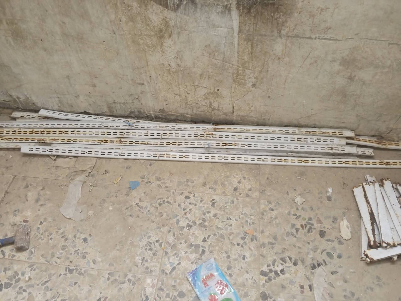 للبيع رفوف حديد
32رف 
35ذرع
9سجه 
سعر 80الف وبيهن مجال 
بغداد مدينه صدر 
***********
