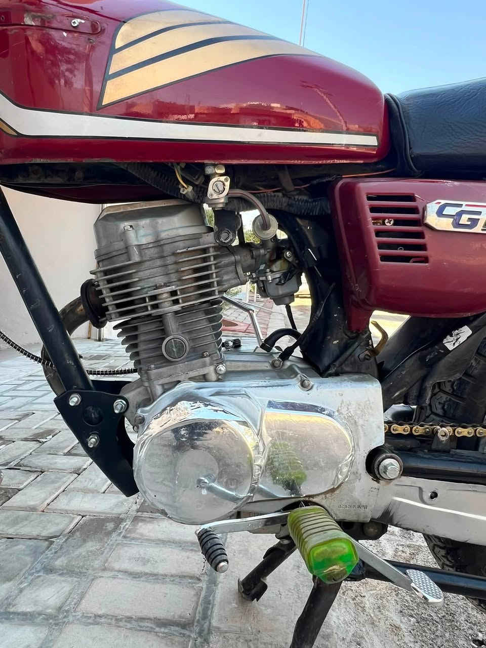ئه دمين ❤️
سلاوى خواتان ليبيت 

مه كينه ى راهـرويه  ماتوريكى زور جوانو بيمه سروفه نه شانسى ته قيوه نه درزى هه يه مه كينه ى نه چه ورى نه رون ئه يات مه سروفى نييه

مه كينه ١٢٥

٤ گير

سيعرى ٣٥٠ هه زارو مه عمه له يه 

شوين هه له بجه ى شه هـيد

*********** 

موشته رى نييت ته له فون مه كه
