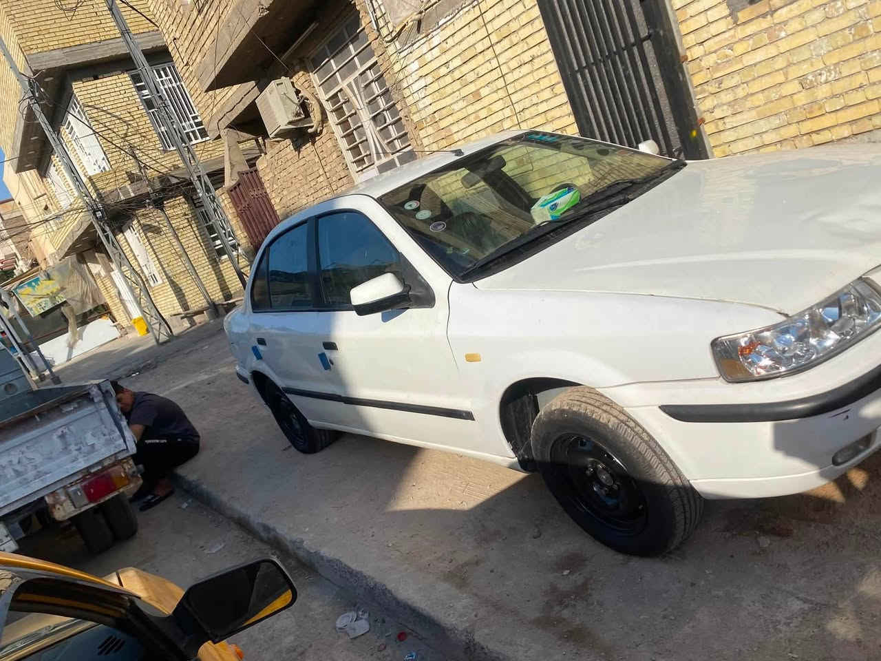 سلام عليكم أبيع سمند موديل ٢٠١٠ بيه جاملغ مبدل نفس ألون بدون خياسات بدون صبغ رقم كربلاء الجديد سنويه جديده كير مكينه جديد صدر جديد تبريد ثلج السياره كامله بدون نقص السعر ٣٣ بكاني بغداد الشعله بيه طخه بل جاملغ واضحه ***********
