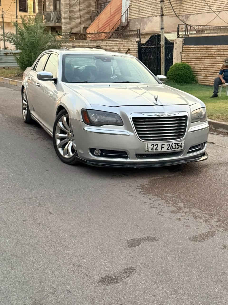 ‏السلام عليكم 
أوباما للبيع موديل 2012 V8💪 
خليجي بسمي تحويل ثاني يوم هزه جديده سنويه جديده لل28 
عليها منضومه غاز المواصفات 
: فول واحد على واحد
پانوراما .
نقطة عمياء .
حساسات امامية .
ويل قياس 20  .
حساسات خلفية .
شاشه كبيرة مع نظام ملاحة  GPS .
سستم صوت مع دمام .
مقصورة الركاب من الجلد
المقاعد الأمامية كهربائية .
تشغيل عن بعد .
محدد سرعة .
تلفون بلوتوث .
كاميرا خلفية .
مرايا متحسسة للاضاءة العالية .
كير شفت بالستيرن .
دخول ذكي (بصمة)  
شباب السياره بيها جاملخ وبنيدوباب خلفي وهلال جاملغ خلفي  صبغ
بدون دواخل وبدون ايرباك 
السعر 132 وبيها مجال 
بيع او مراوس 
العنوان بغداد البياع
وهذا رقمي 
***********
