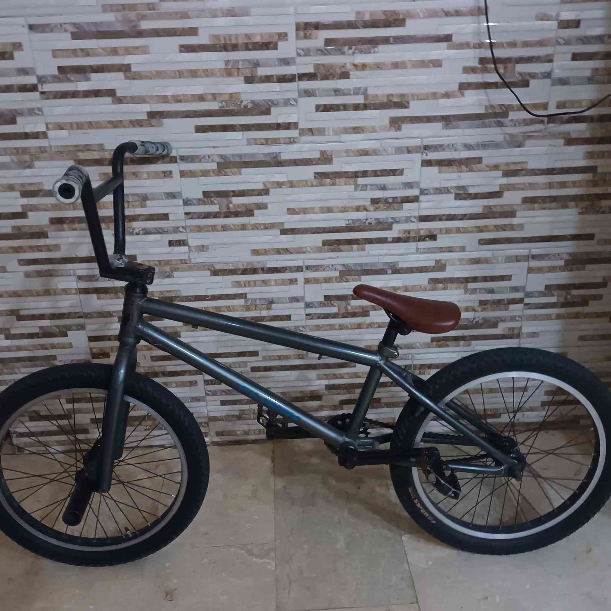 السلام عليكم بايسكل BMXGT للبيع
مكينه طرب السعر   160 وبي مجال حك الجيه الرقم***********
