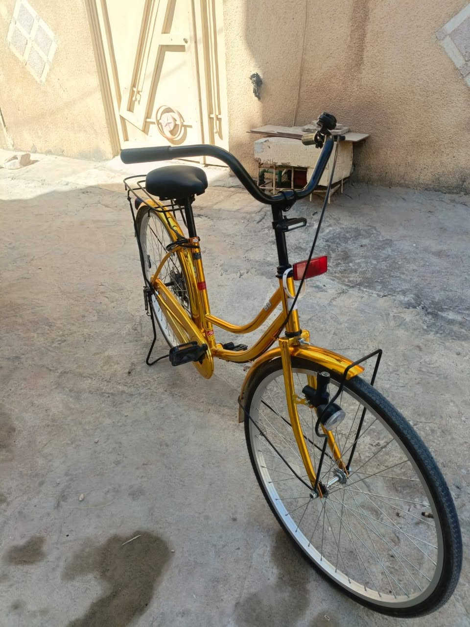 سلام عليكم بايسكل للبيع 💜
حجم 26 لون مميز ذهبي نضافه99/100 جديد💜 مستخدم 20يوم بريكات جدد تايرات جدد بي كلوب💜 عالي لونه ابيض سعره 200 قفل 💜
(المو شراي لايراسل)💜
للاستفسار***********💜
