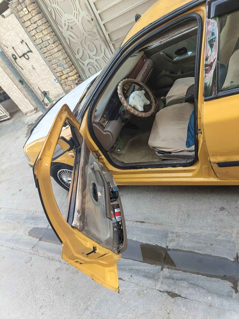 سمند موديل ١١ مكينة وكير خير من الله حدادية 50./.  تبريد مو شغال السعر 20وبيها مجال مكلف بل نشر اتصل ***********
