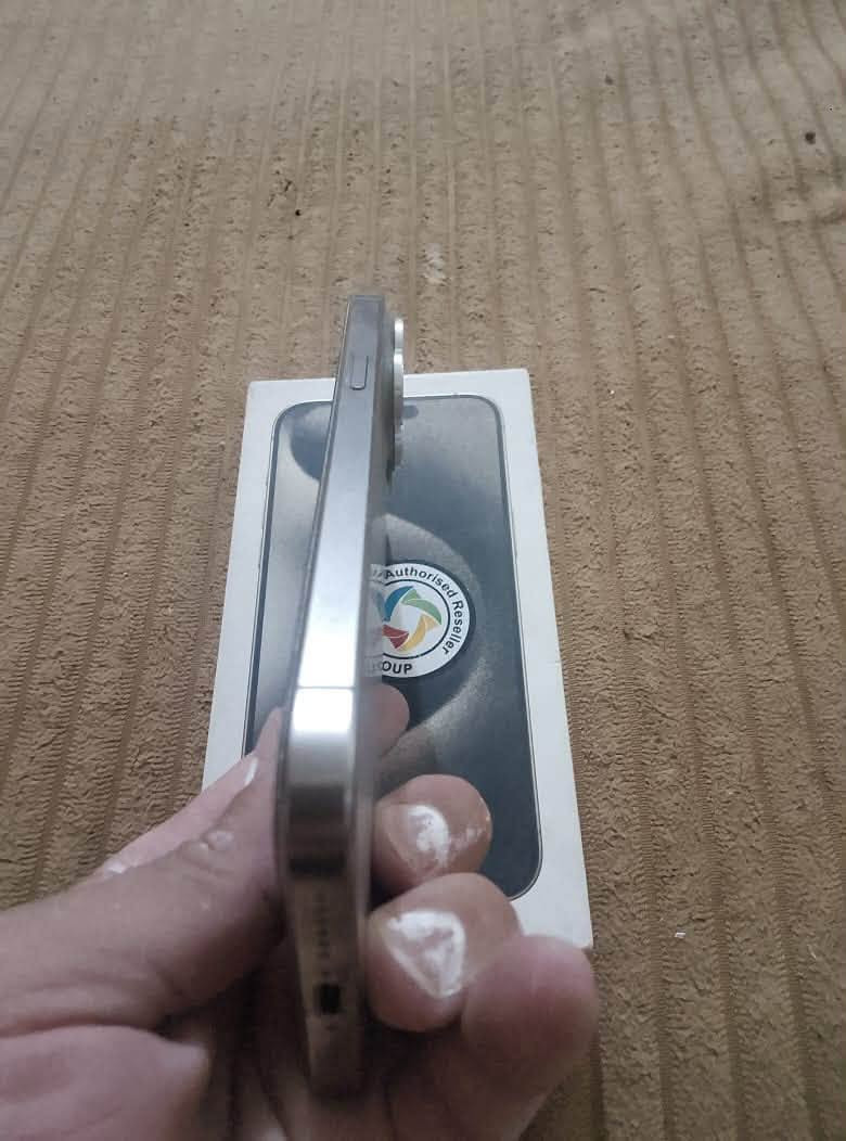 ايفون15 برو ماكس

بطاريه 88

ذكره 256 
الجهاز على أيدي جديد نضيف كلش 
زلغ مابي فقط وكفت عندي كامره من الكامرات وبدلته وكاله ب250 الف شاحنه اصليه وياه وكفرات الجهاز شرق اوصط عربي

السعر 900 وبي مجال مكاني بغداد الدولعي 
هـ***********
