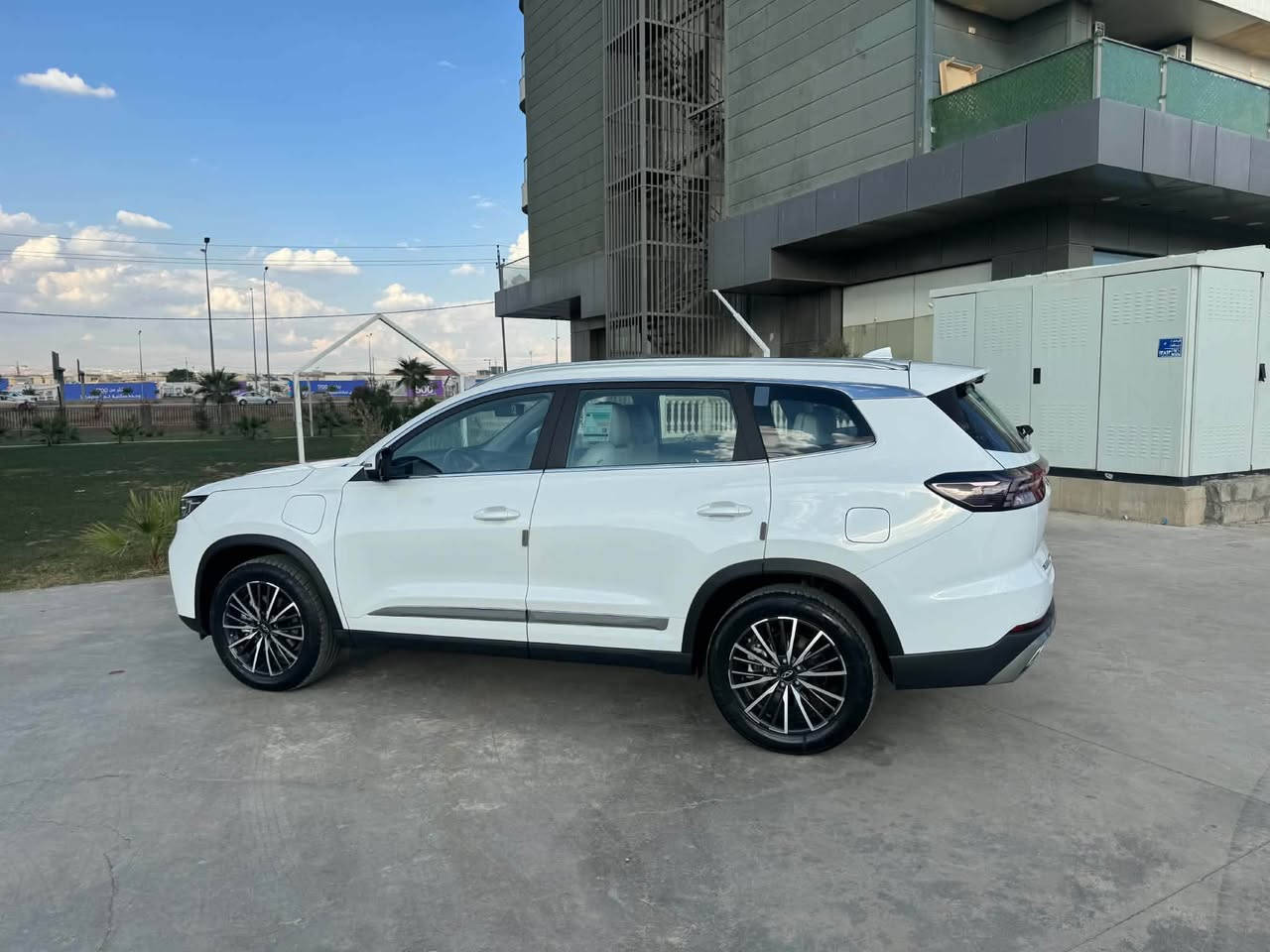 Chery tiggo 8 pro hybrid
شيري تيكو ٨ برو بلكن هايبريد ٢٠٢٤
ماشي ٢٠ الف
ضمان شركه السراب
فول فول مواصفات
.
سعر ٢٠٥ ورقه
***********
