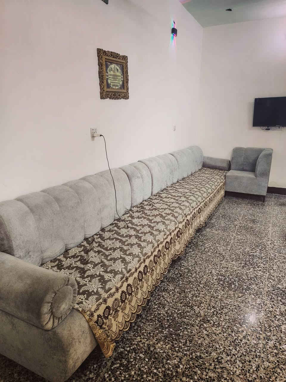 السلام عليكم تخم للبيع مابي اي ضرر بس رجل مالتهه فالته  سعر 350 بي مجال
عنوان بغداد ابو غريب شهداء شارع ٣٠
