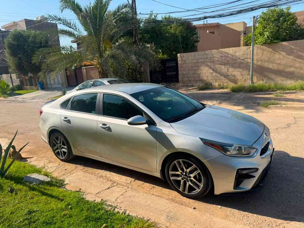 فورتي 2019  السيارة s
كير at المرغوب المحرك 2000 دوش 
ماشية 77 ميل  حادثها بنيد  وشوية بالجاملغ ومصبوغات يعني قطعتين صبغ الايرباك راجع سستم كامل 
كير ومكينة وصدر مكفولات  التبريد ثلج 
منضومة زنون اصلي
عليها ادامةكاملة 
السعر 118 ورقة 
مكان بغداد البياع 
***********
