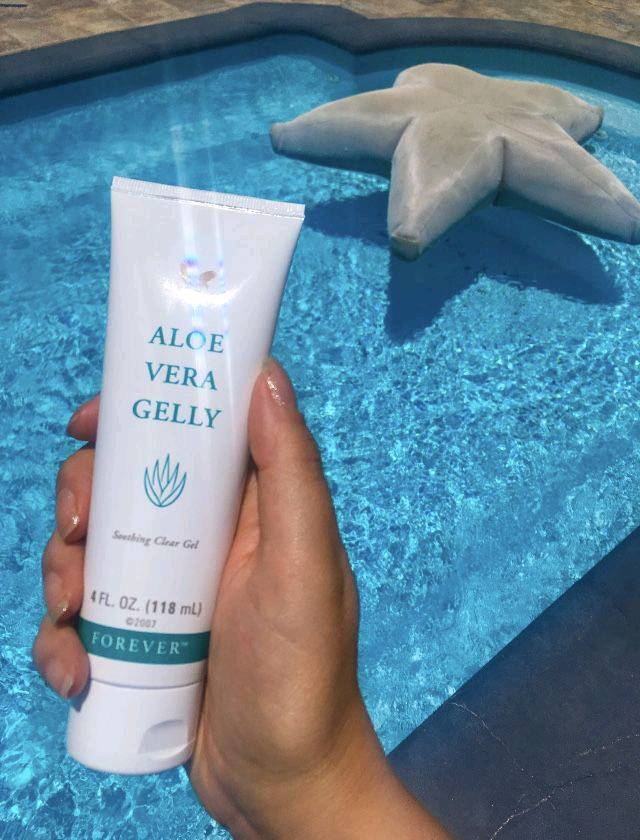 لمسة ألوفيرا... لبشرة مرتاحة ✨
Forever Aloe Vera Gelly 💚
جل الألوفيرا بتركيبته المنعشة، مناسب للعناية بالبشرة ومنحها إحساسًا بالترطيب والانتعاش.
💧 ترطيب وانتعاش
🌱 عناية لطيفة بالبشرة
✨ إحساس بالراحة والنعومة
دلّلي بشرتك بلمسة من الألوفيرا 💚🌿