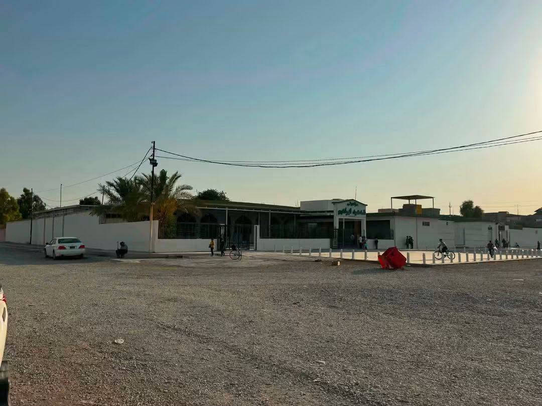 سلام علیکم نرخی تنها 380گڵاومعمەلە

#خانووی_مۆدێرن_بەردەم_چۆڵ بۆ فرۆشتن ⛪💒
ناونیشان 📍 قەزای ڕزگاری (سموود) 
 
◼️ گەرەکی گەرمیان بەردەم مزگەوت مامۆستا عباس
◼️ پێشی چۆڵەو تاپۆی یەک ناوە 
◼️ ڕووبەری 9 بە 14 = 126 مەترە 
◼️ خانووەکە سفرەو ماڵی تێ نەچووە
◼️ کامل مەترو بیست کاشی کامل دەکت و سەقف مغریبی 

🔴 ژوورەکانی ئەم خانووە پێکهاتووە لە ⬇️

🔶 میوان 🪑🚪
🔶 مساعد مطبخ 🍽️🫖
🔶 هۆڵێک 🖼️
🔶 دوو ژووری نوستن 🛋️🛏️
🔶 ڕۆشنایی 🪟
🔶 مشتەمەلات 🛁🚿

بۆ زانینی نرخ 💵 تەنها خاڵێک لە کۆمێنت دانێ ڕاستەوخۆ بە نامە نرخەکەیت پێ دەگات یان پەیوەندی بکەن بەم ژمارانەوە 📲📞📳

***********📞✅

***********📞✅

دەتوانن سەردانی
#نوسینگەی_ئازاد_لە_سموود بکەن 

ناونیشانی نوسینگە ◀️ ڕزگاری جادەی نێو بازاڕ 🛣️
🔴 سەرووی شارەوانی سموود. 🌆🏣
🔴 تەنیشت شیرینی خانەی زانا🍹🏢

ئێوەی بەڕێزیش هەر موڵکێکتان هەبوو بۆ فرۆشتن یان ویستان بیکڕن دەتوانن ڕەسم و زانیارییەکانتان بنێرن بۆ ژمارە ڤایبەری 📳✅ ***********
