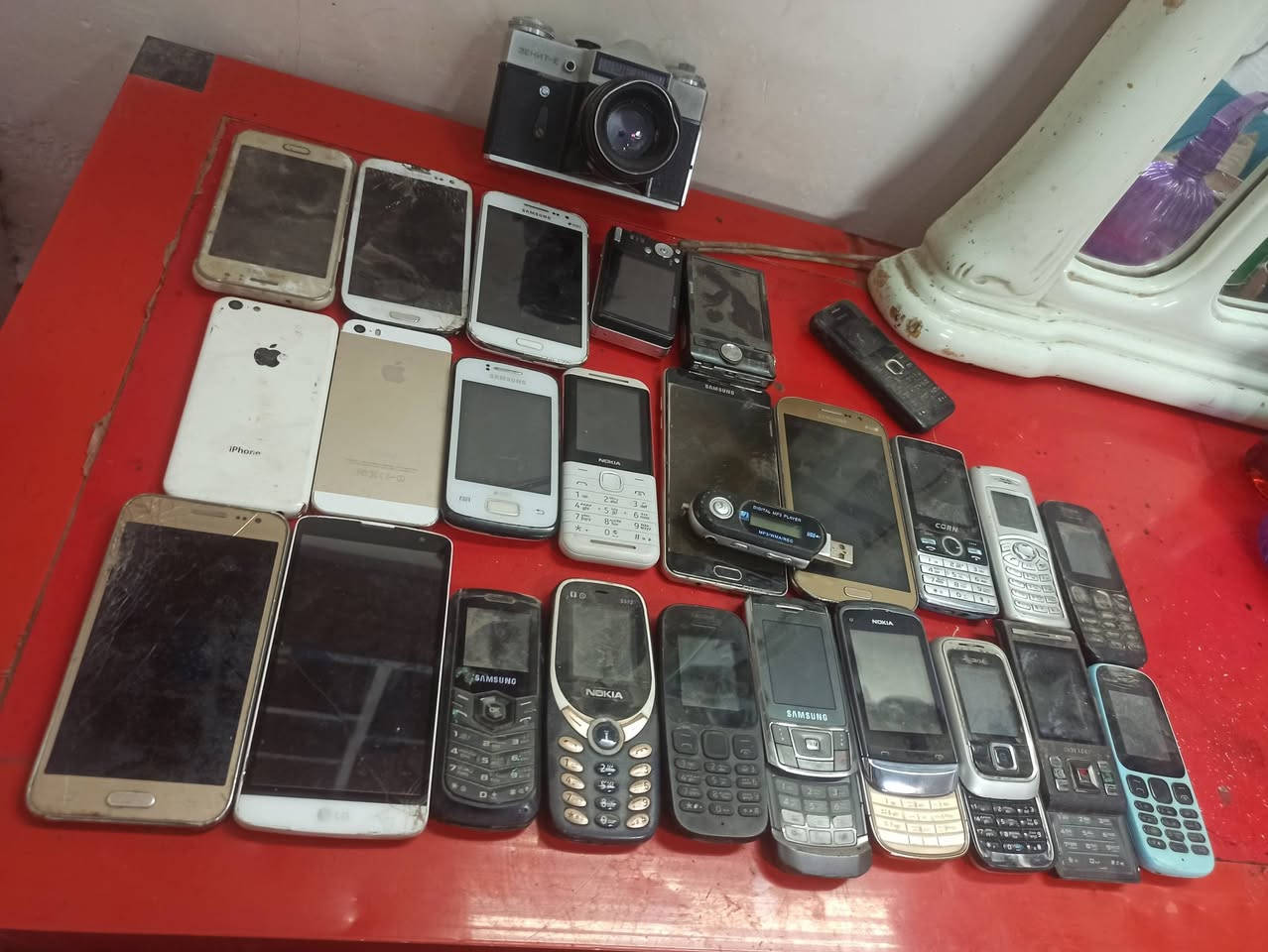 موبايل • بدون تفاصيل • للتواصل