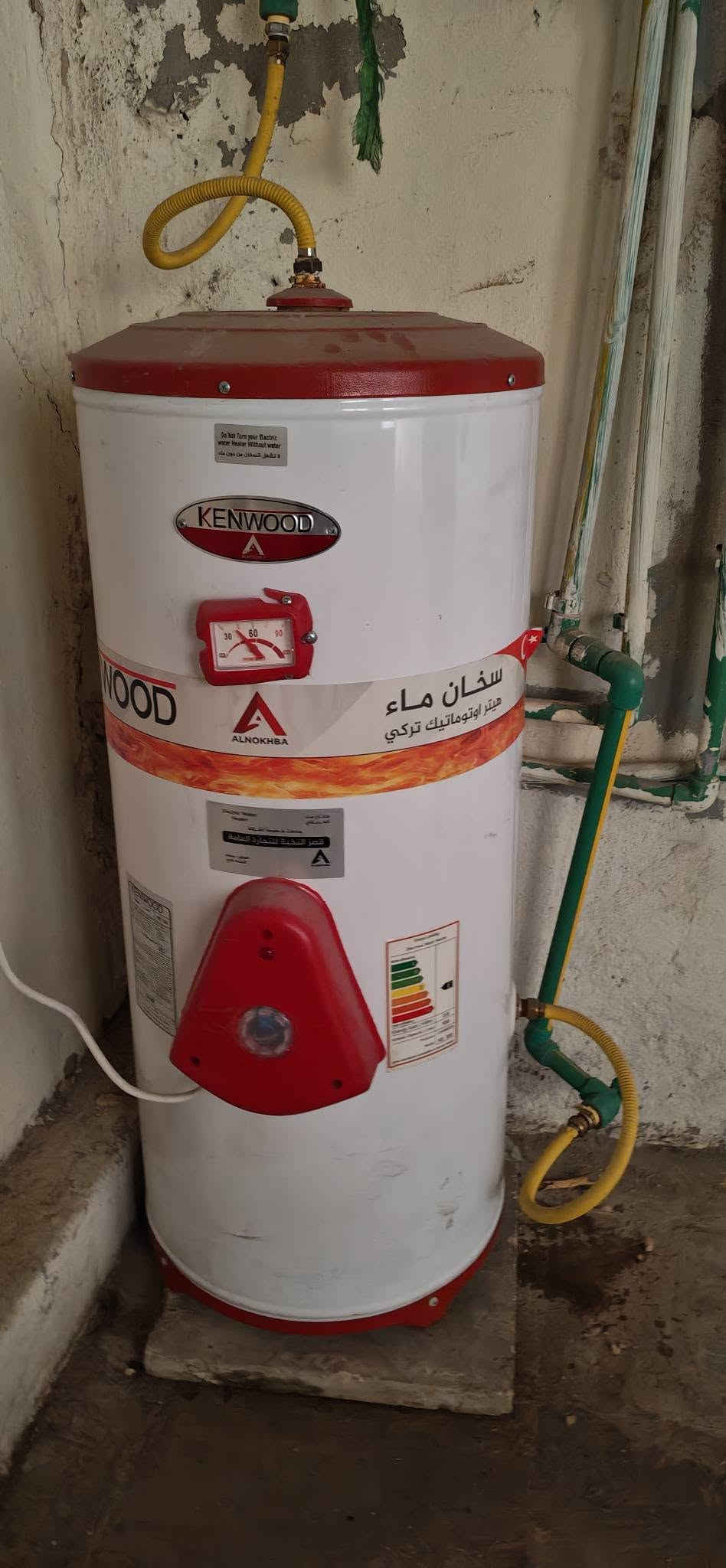 كيزر  استعمال قليل نضيف
100لتر 
السعر 75 ألف
